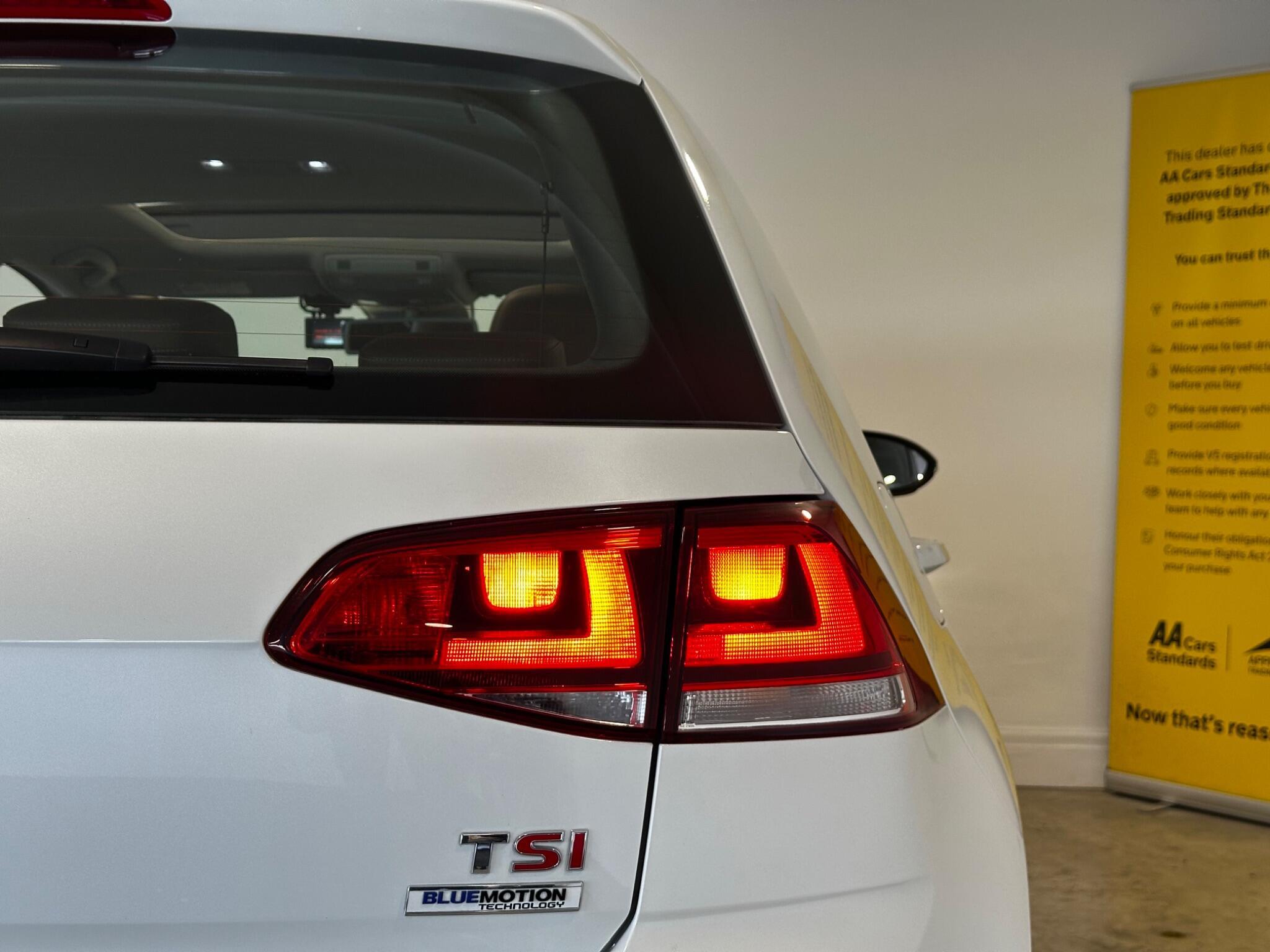 Volkswagen Golf - Image 46