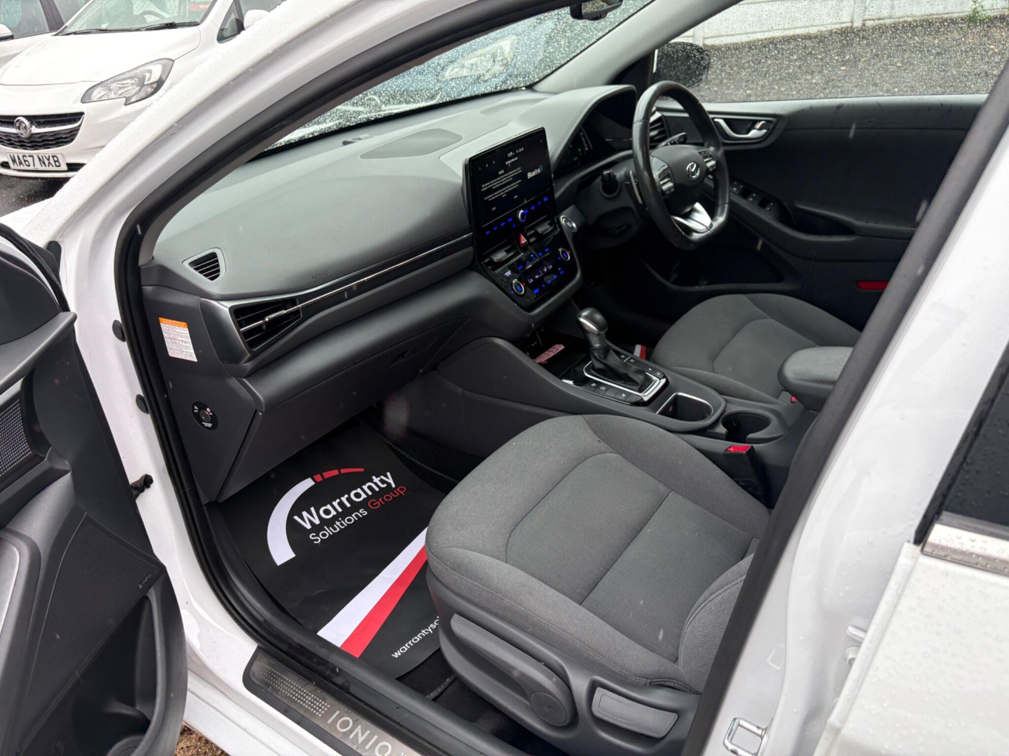 Hyundai Ioniq - Image 15