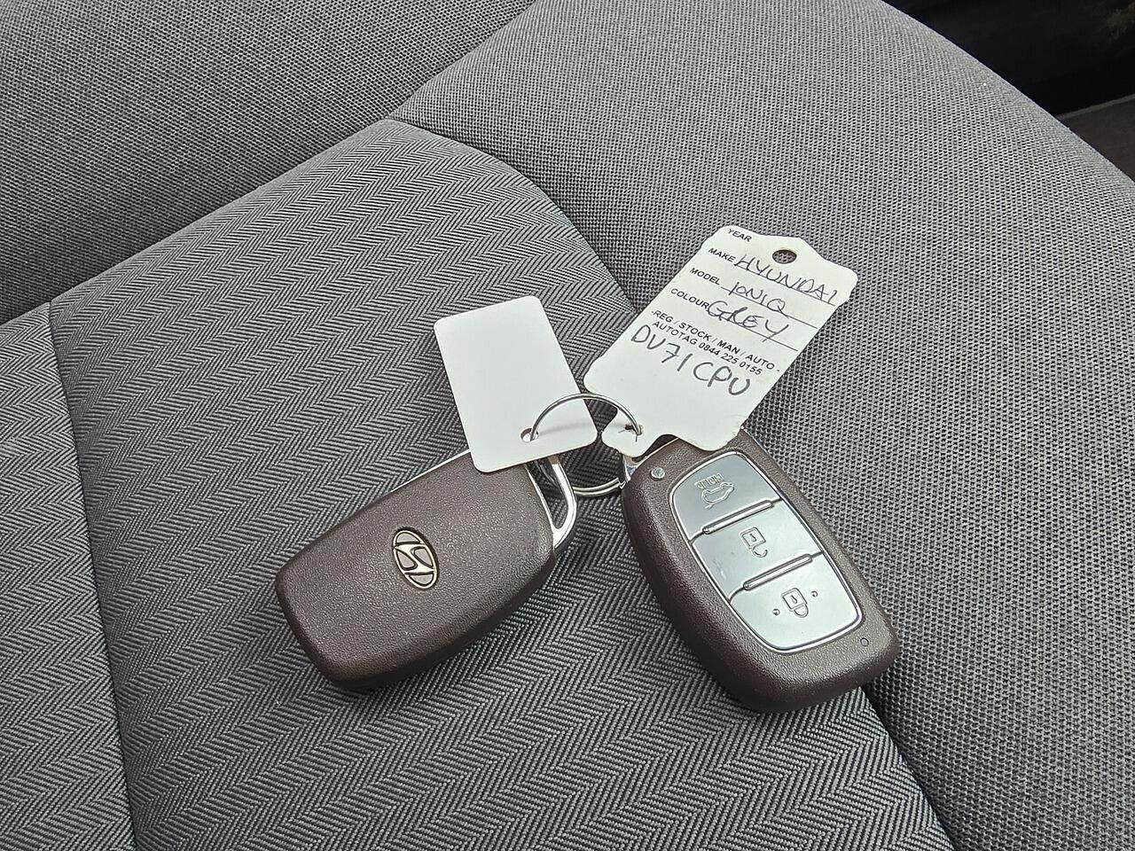 Hyundai Ioniq - Image 17