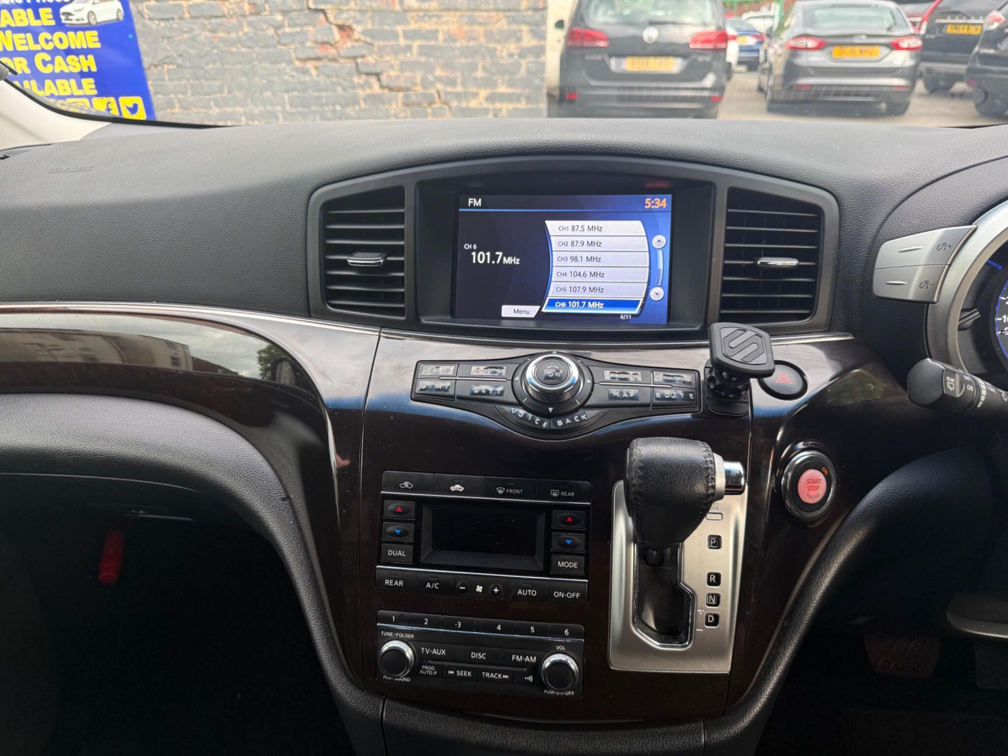 Nissan Elgrand - Image 12