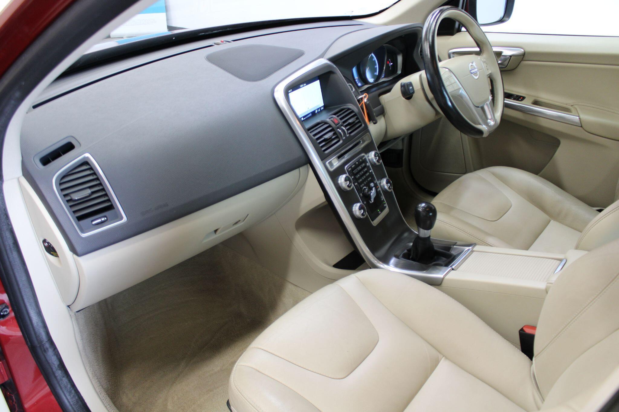 Volvo XC60 - Image 2
