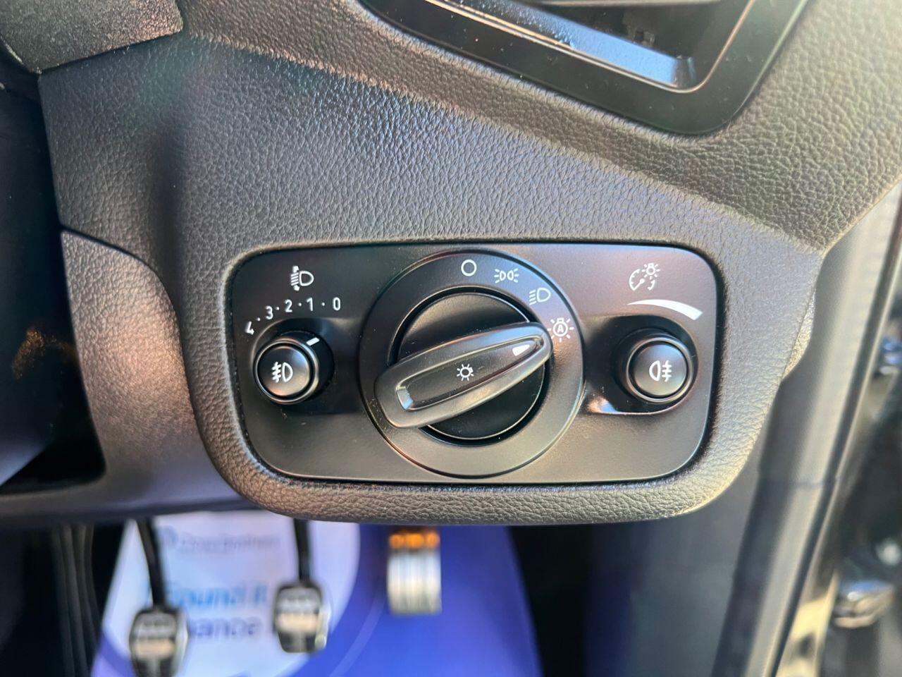 Ford Kuga - Image 30