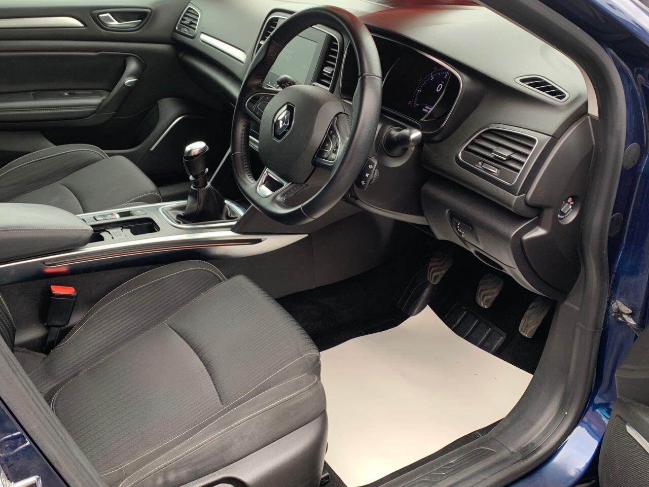 Renault Megane - Image 11