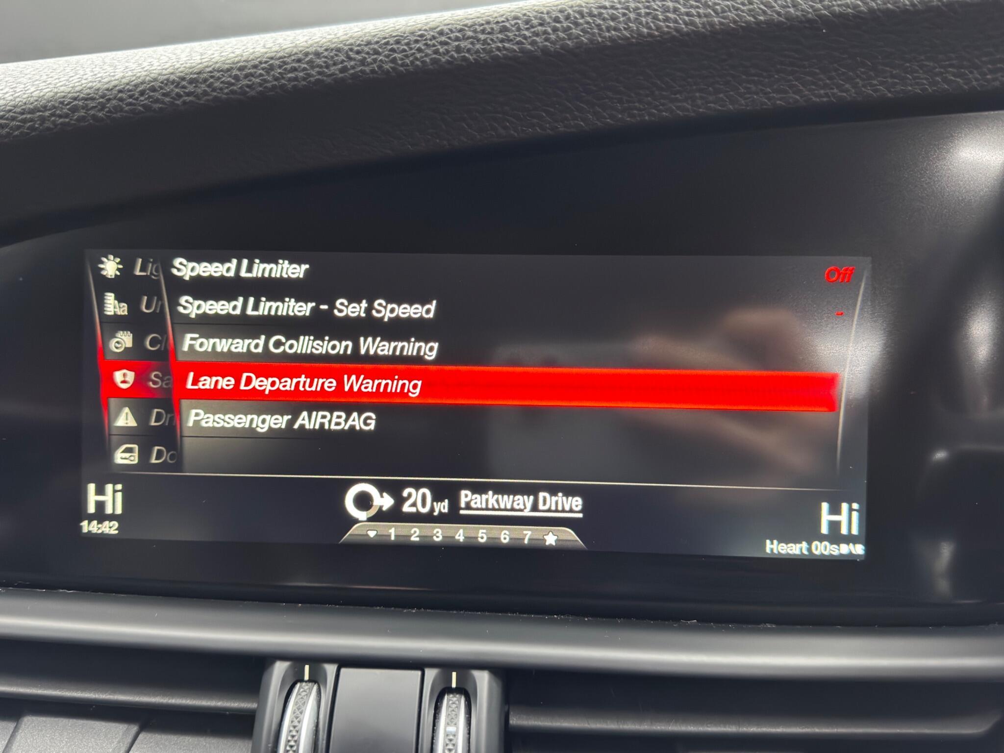 Alfa Romeo Giulia - Image 37