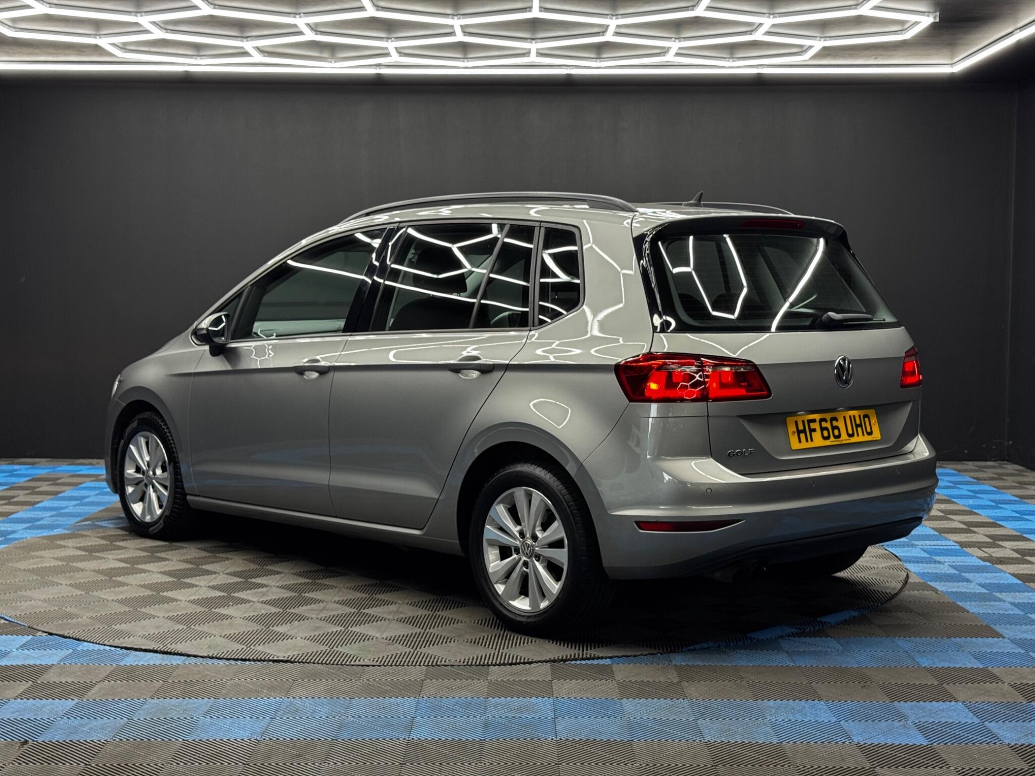 Volkswagen GOLF SV - Image 7