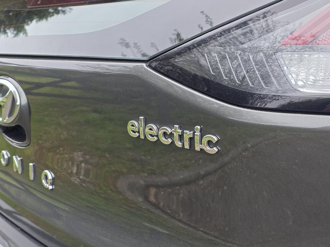 Hyundai Ioniq - Image 11