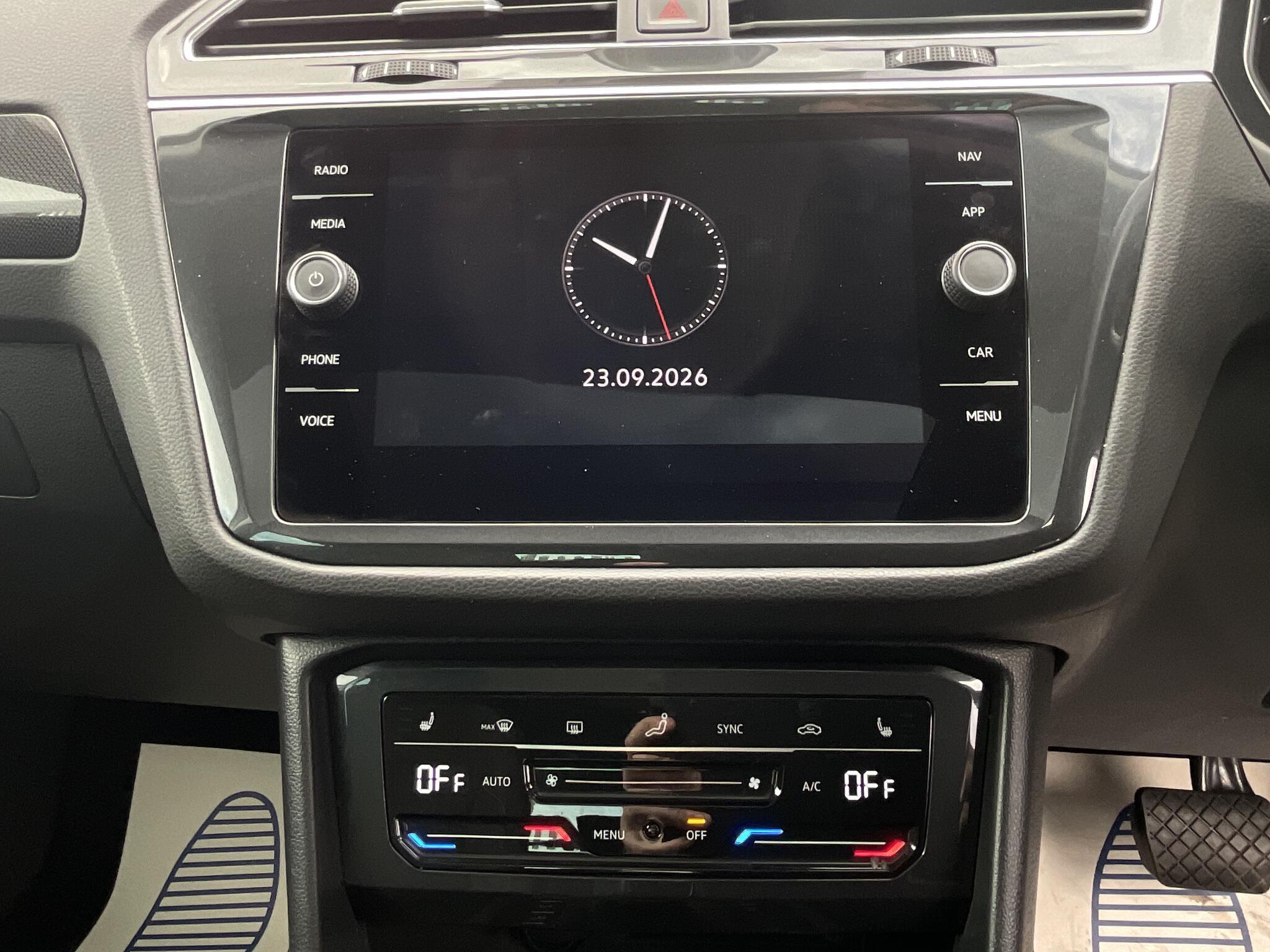 Volkswagen Tiguan - Image 14