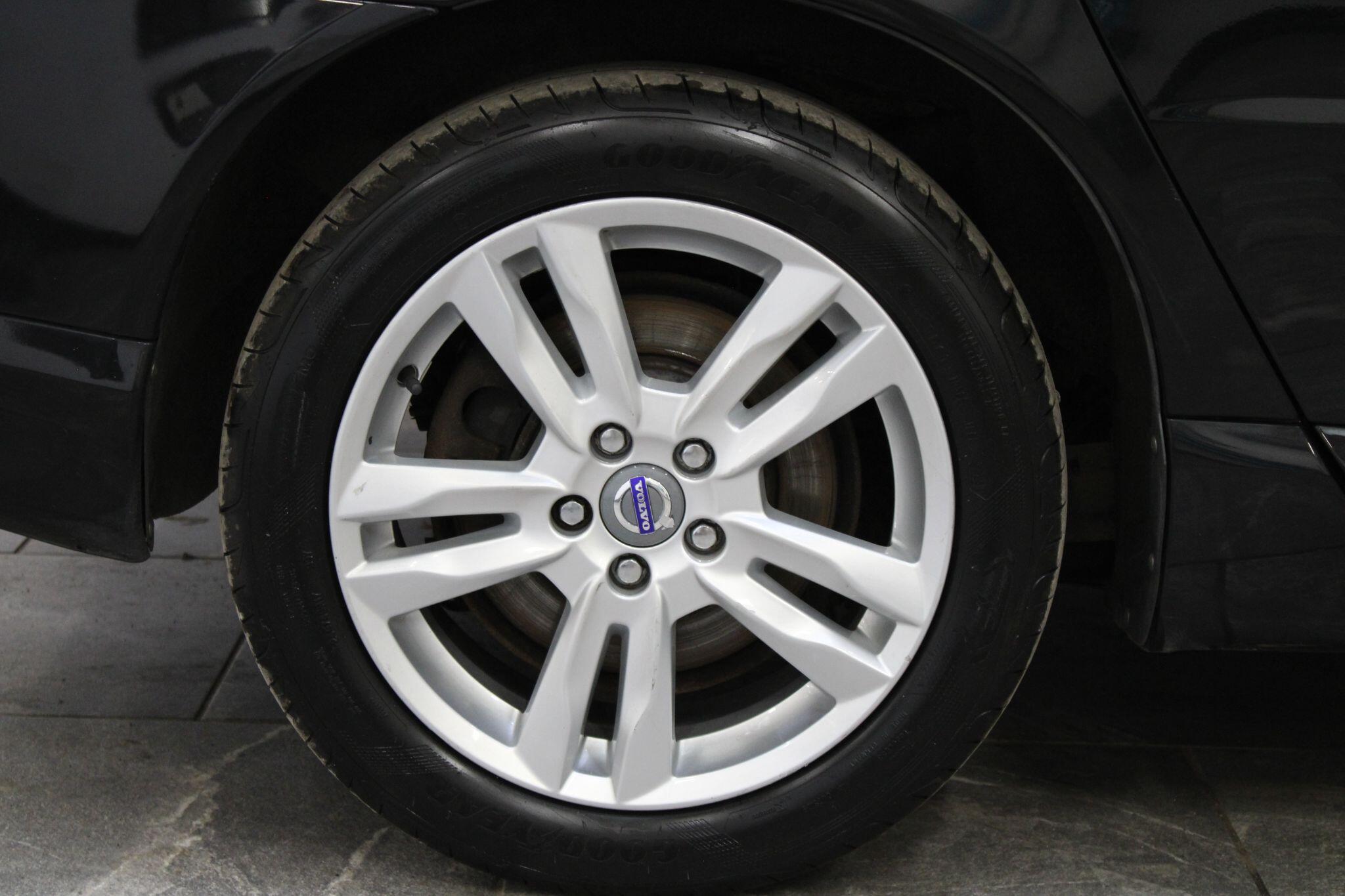 Volvo V70 - Image 10