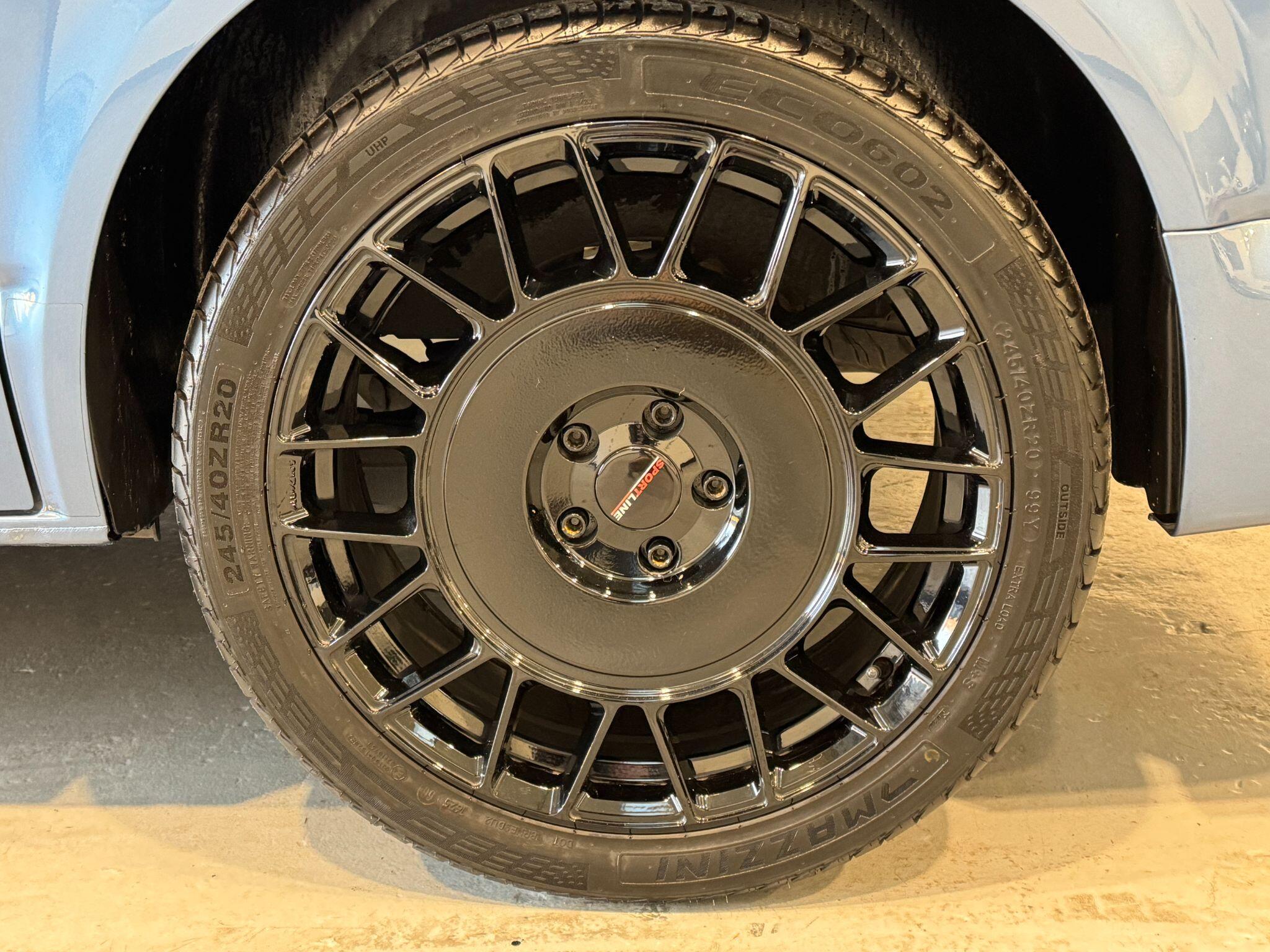 Volkswagen Transporter - Image 23