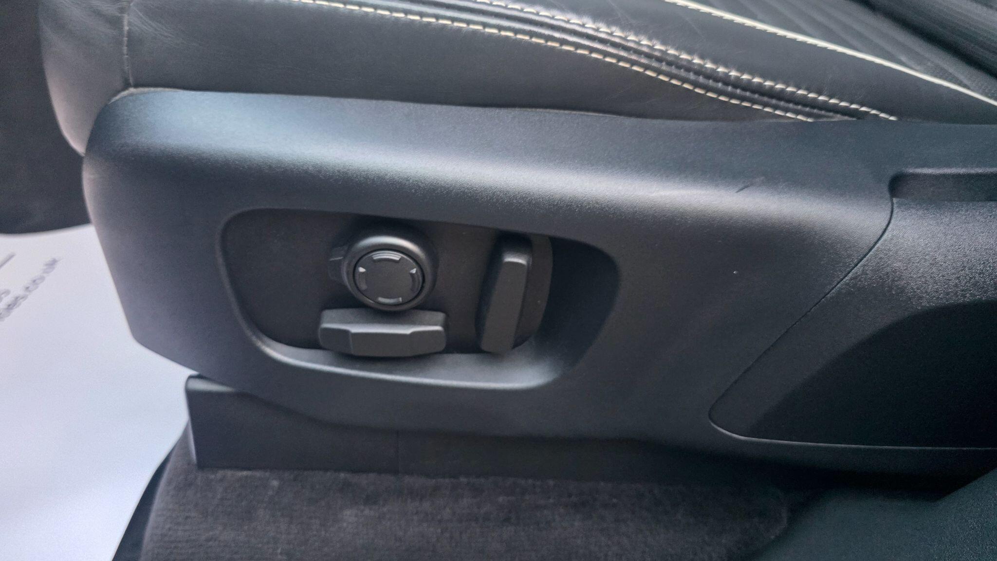 Land Rover Discovery - Image 42