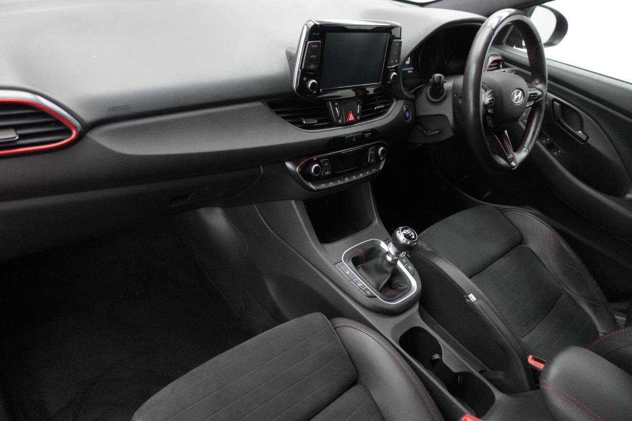 Hyundai i30 - Image 19