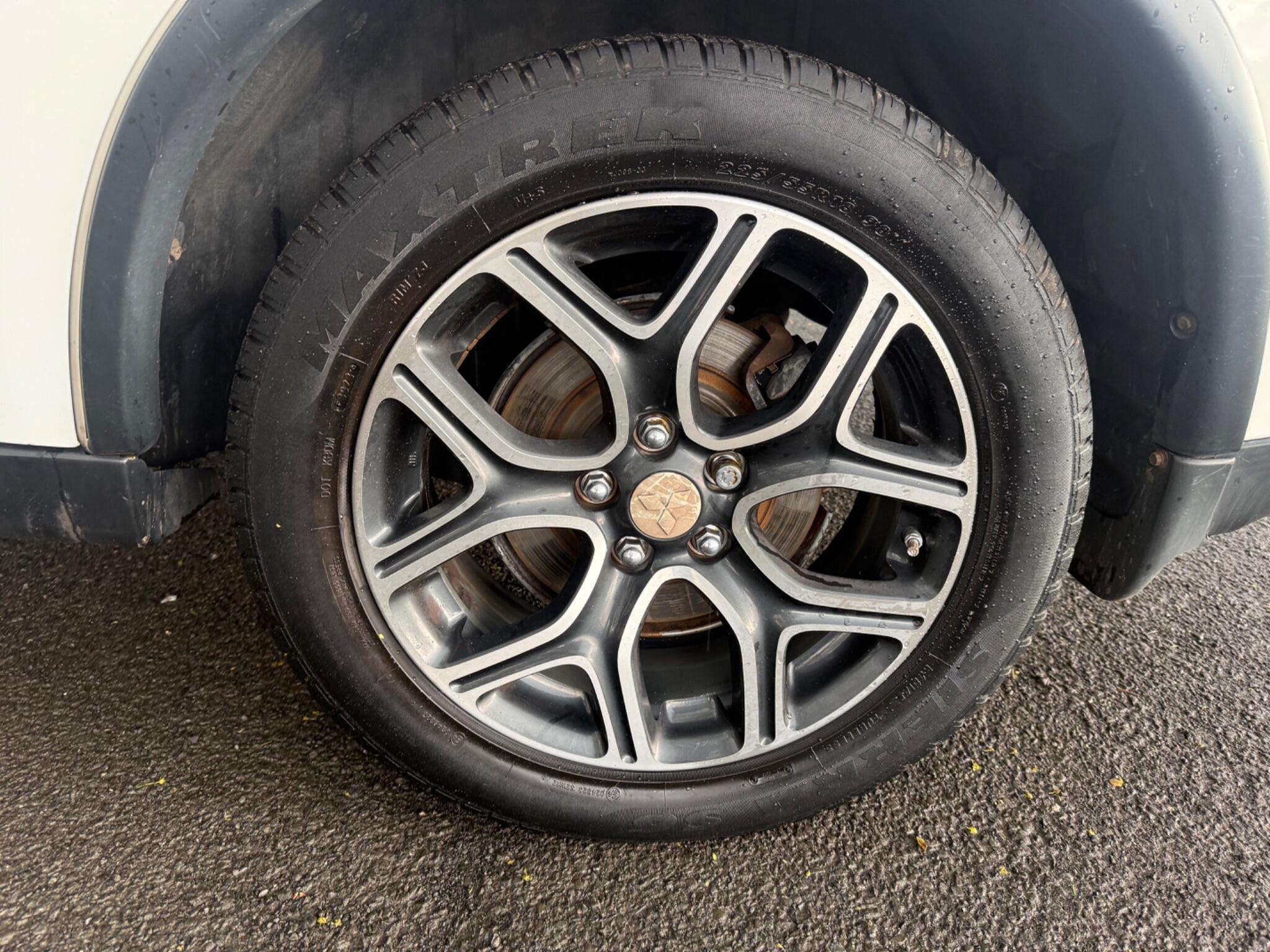 Mitsubishi Outlander - Image 19