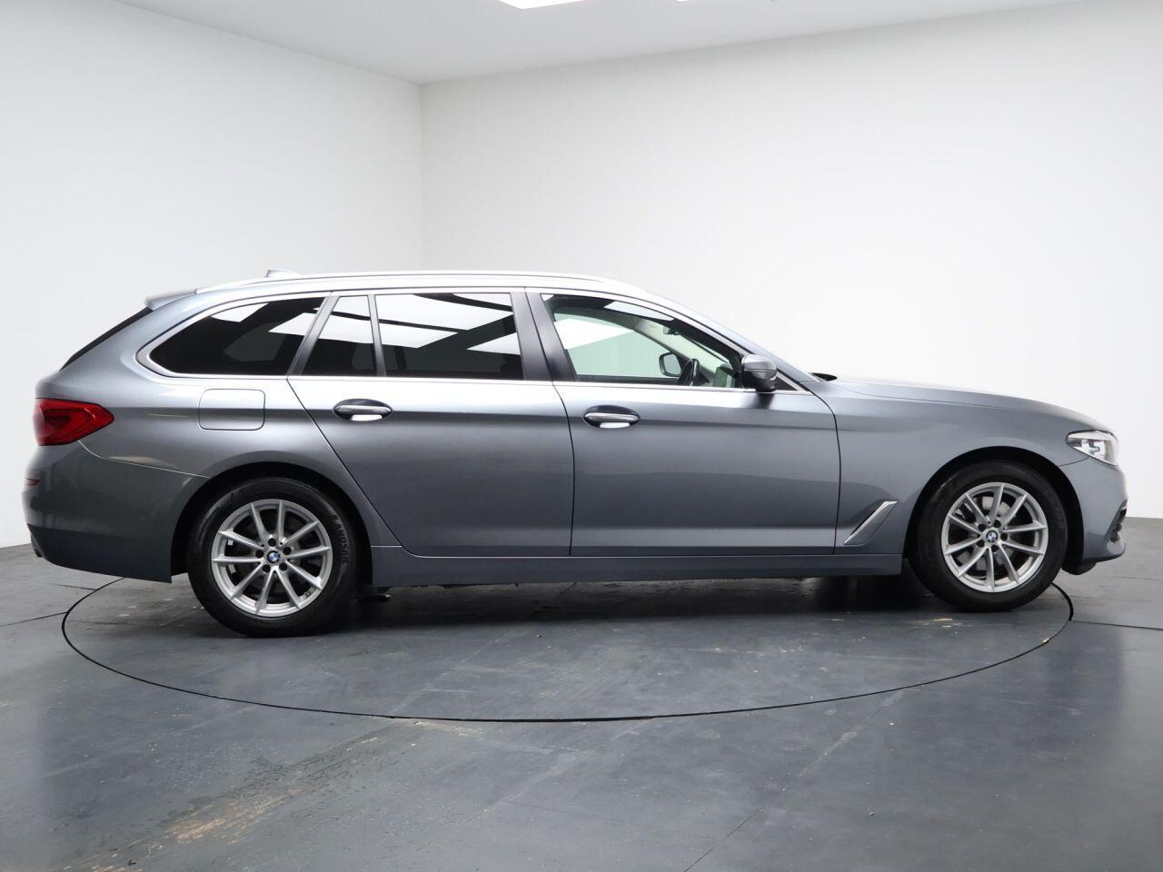BMW 5 Series - Image 14