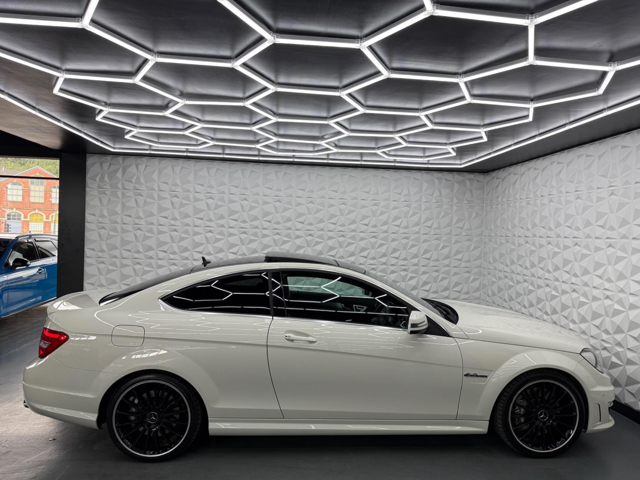 Mercedes C Class - Image 18