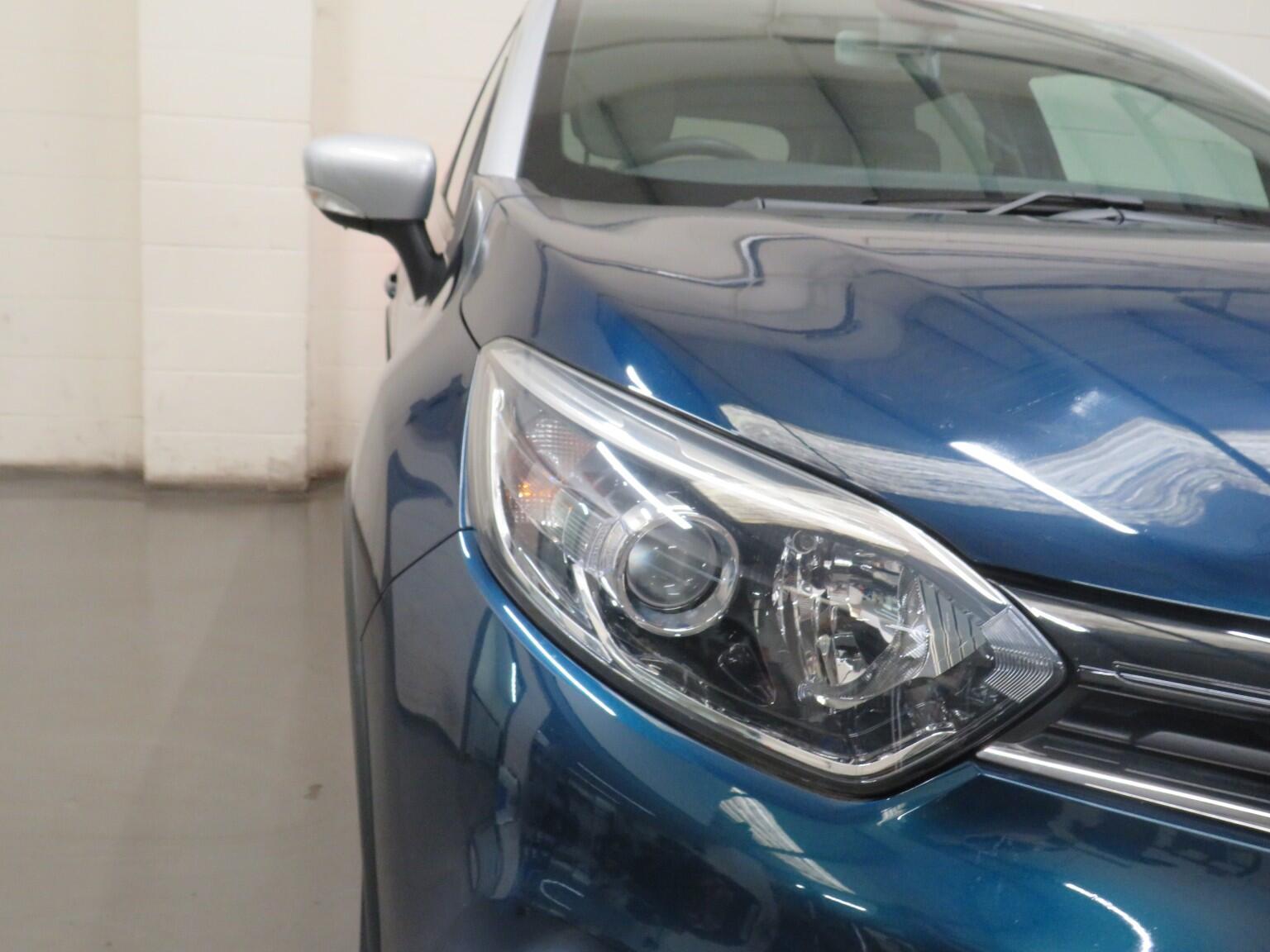 Renault Captur - Image 11