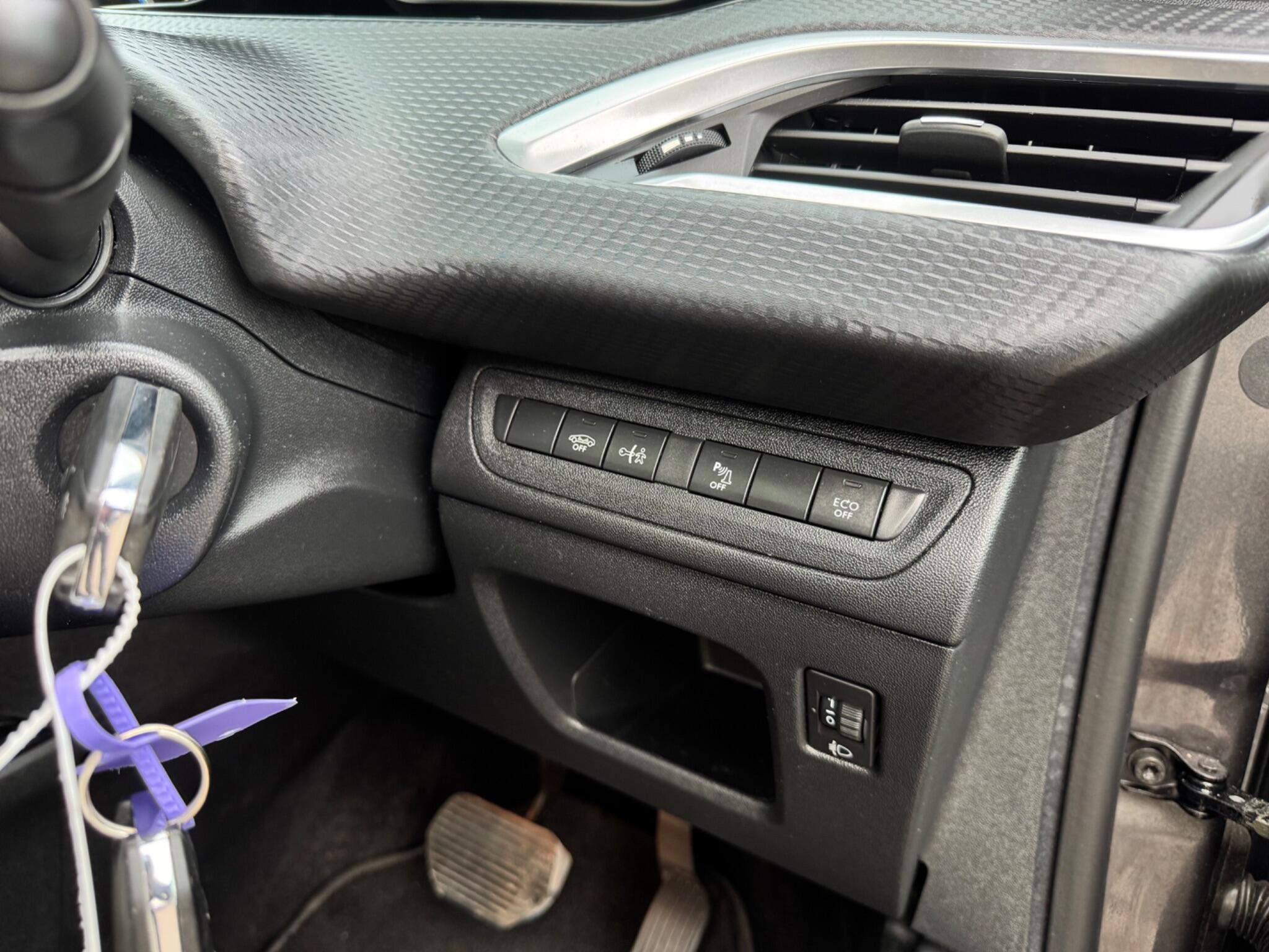 Peugeot 2008 - Image 33