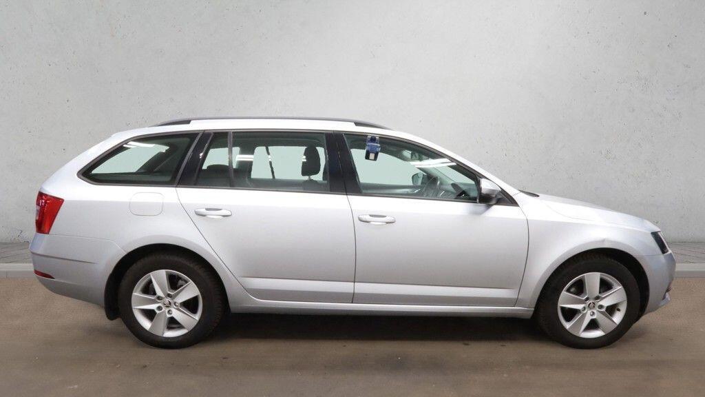 Skoda Octavia - Image 8