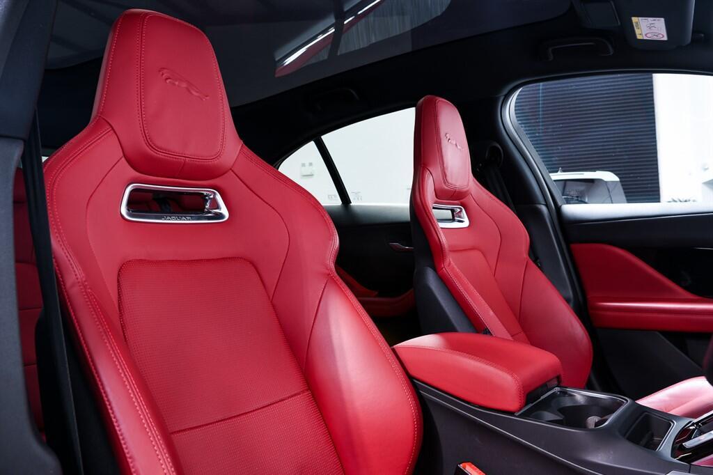 Jaguar I-Pace - Image 13