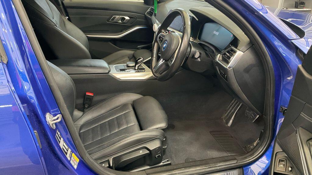 BMW 3 Series - Image 3