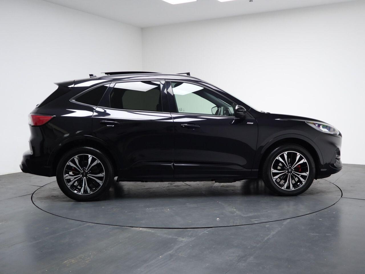 Ford Kuga - Image 14