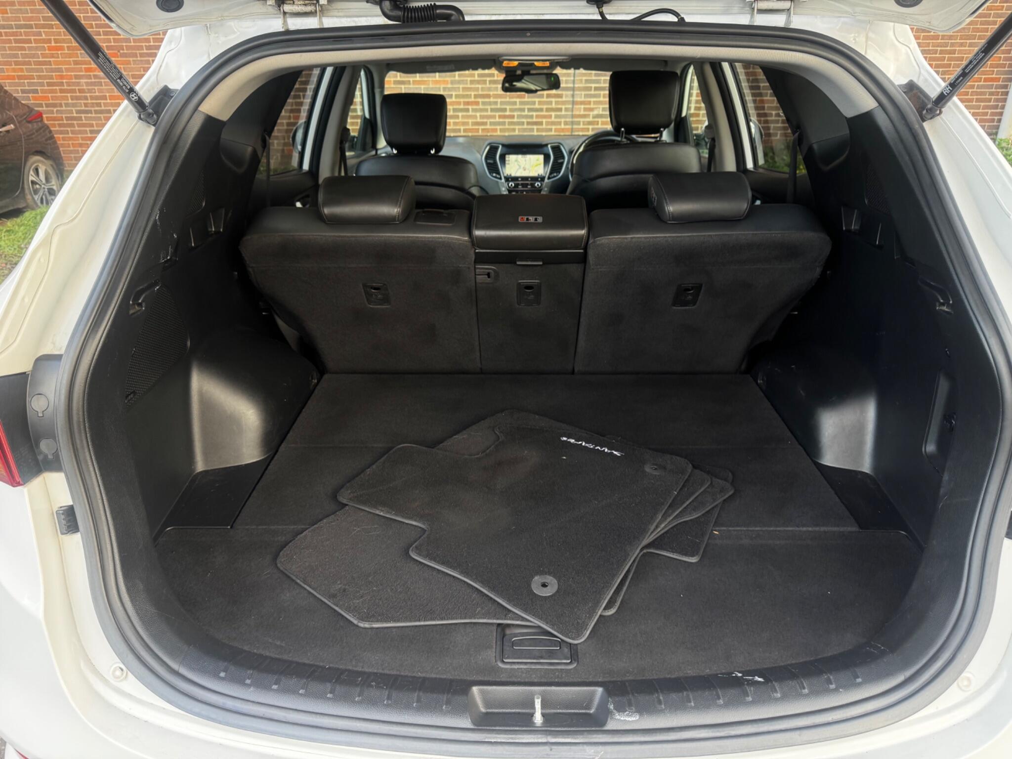 Hyundai Santa Fe - Image 19