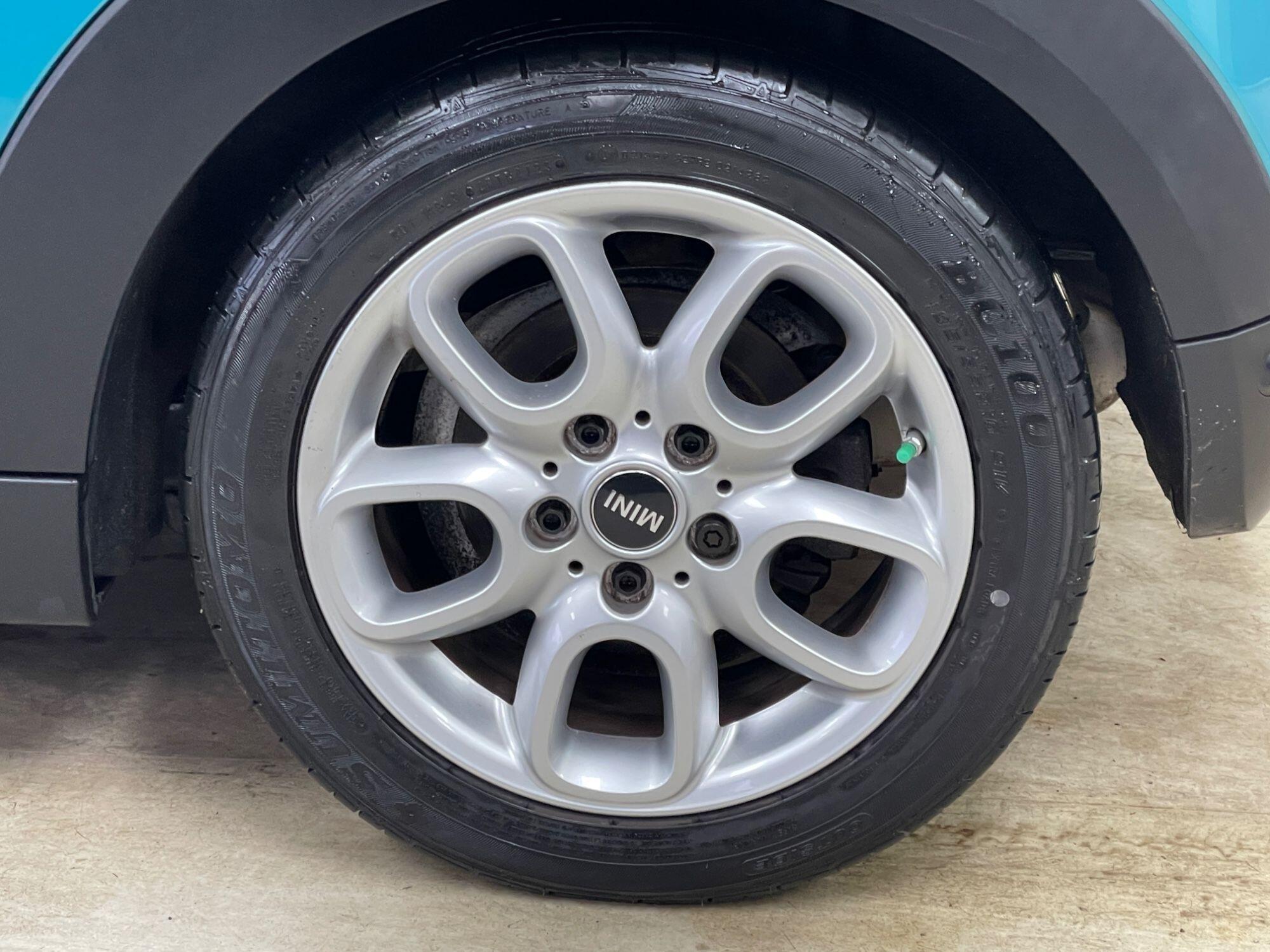 MINI Convertible - Image 24