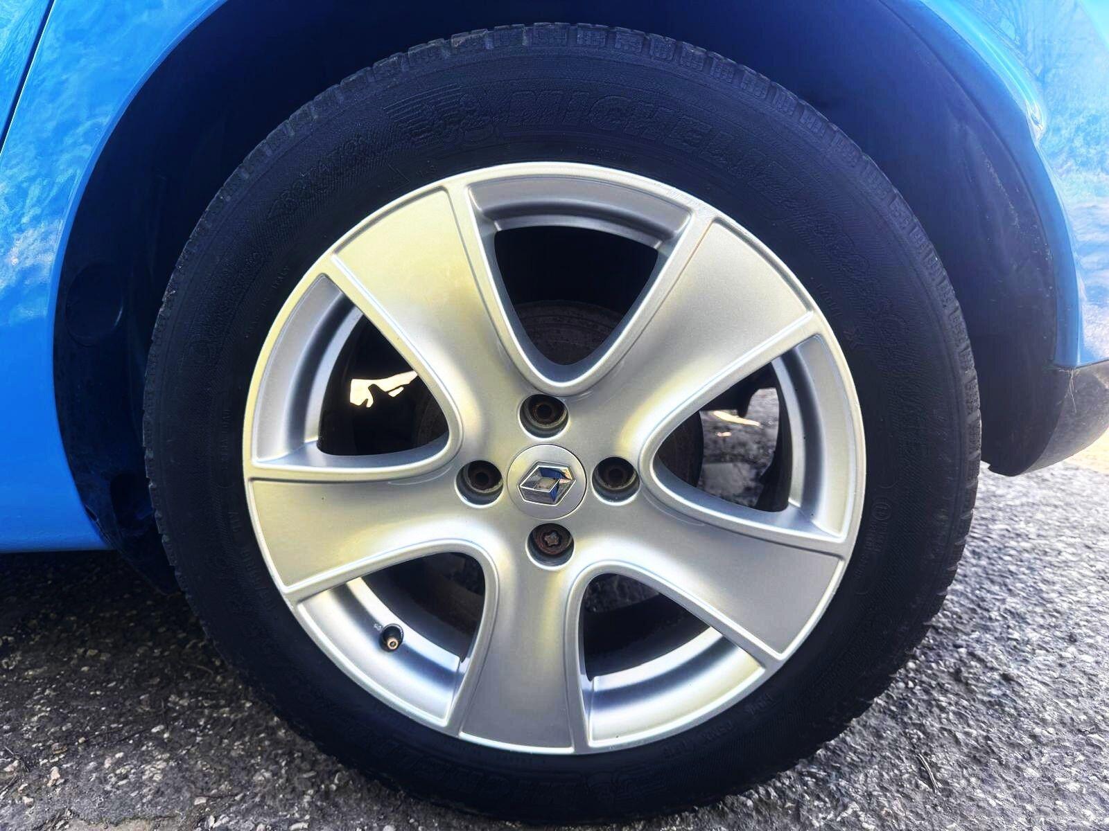 Renault Clio - Image 34