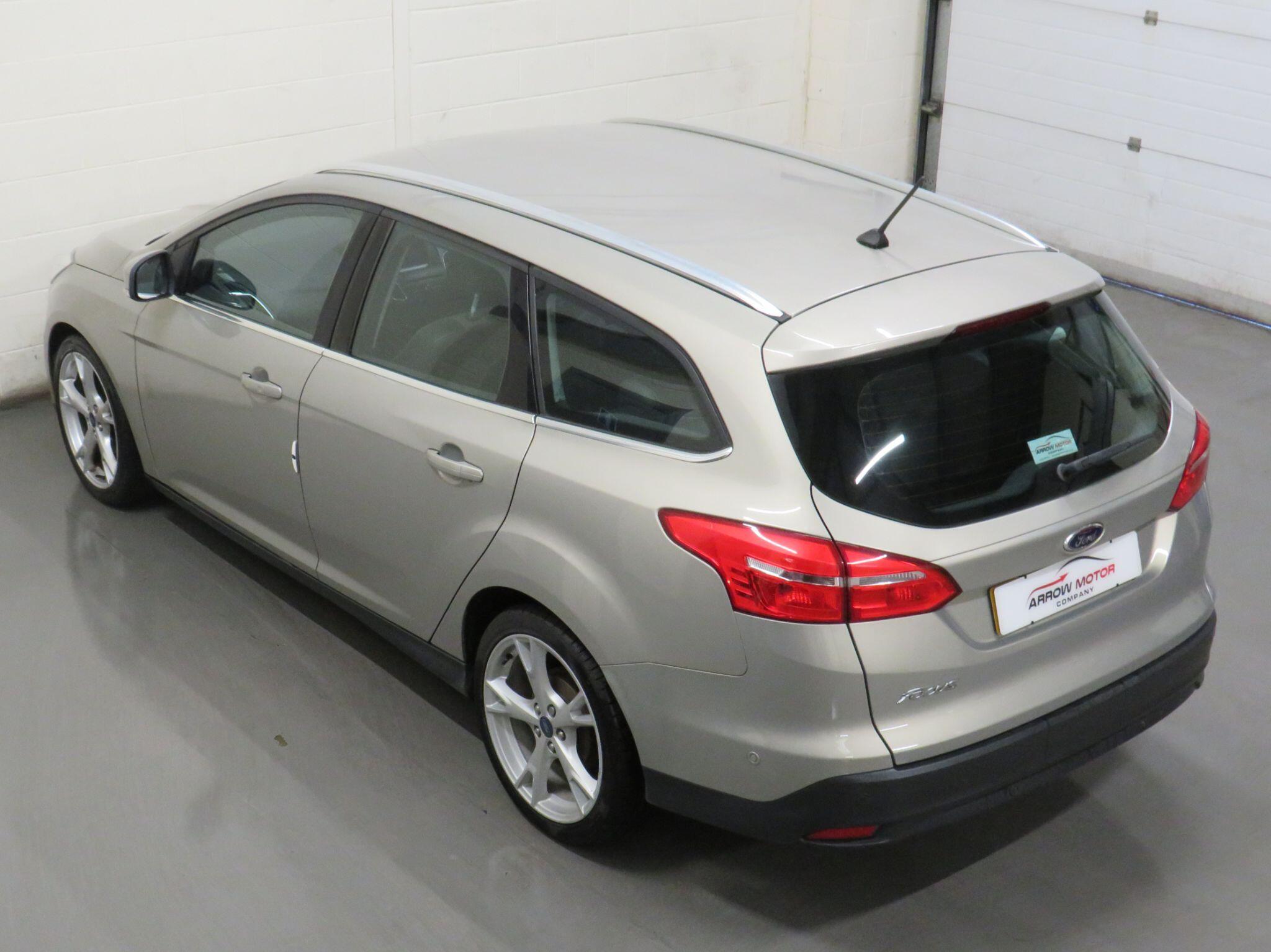 Ford Focus - Image 10