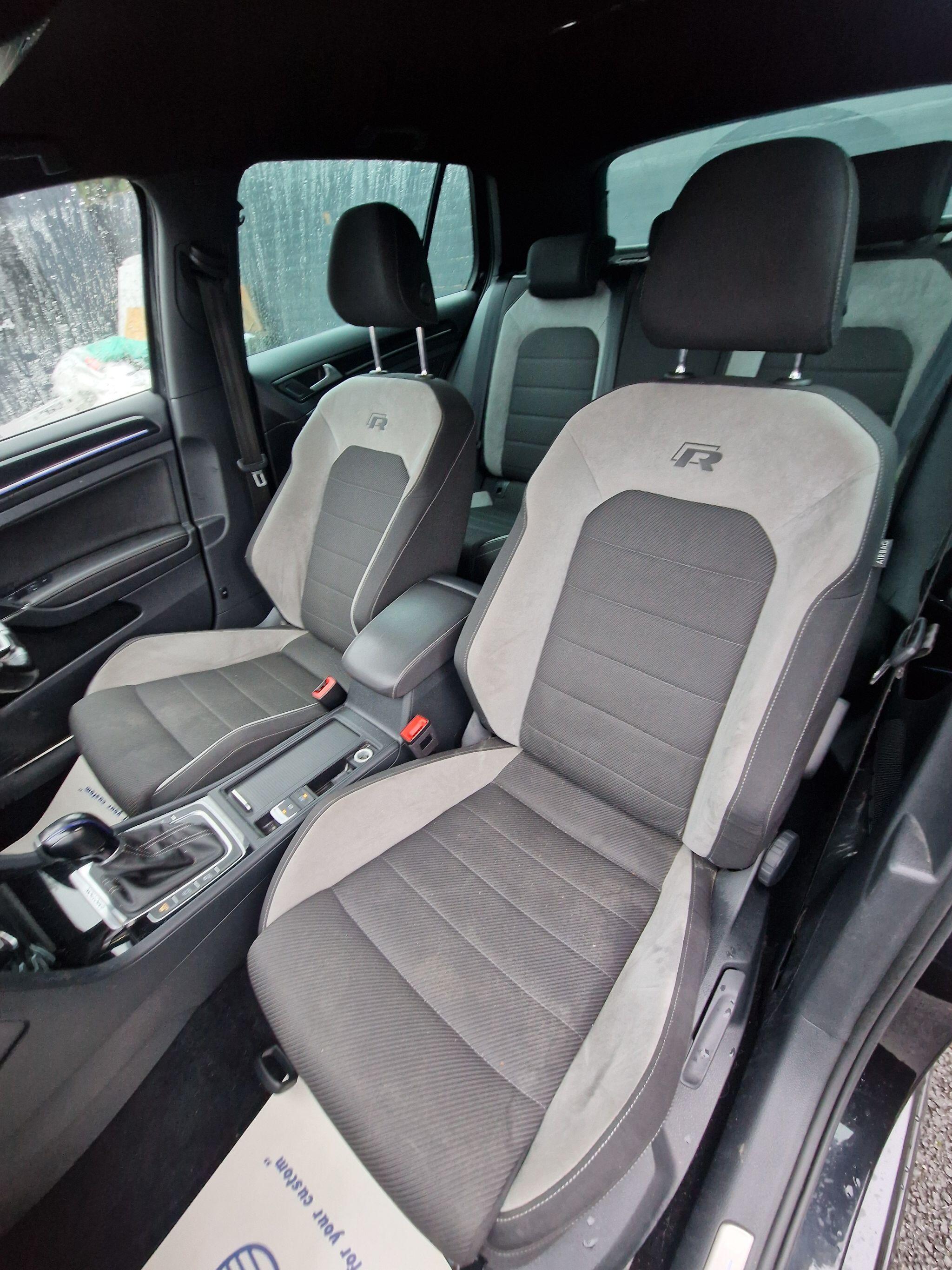 Volkswagen Golf - Image 34