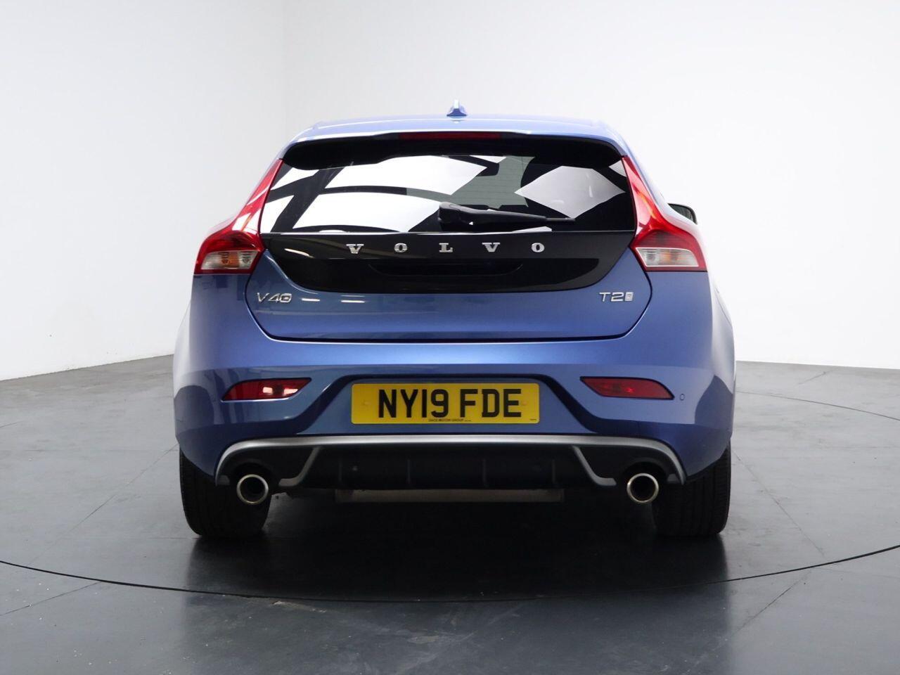 Volvo V40 - Image 11