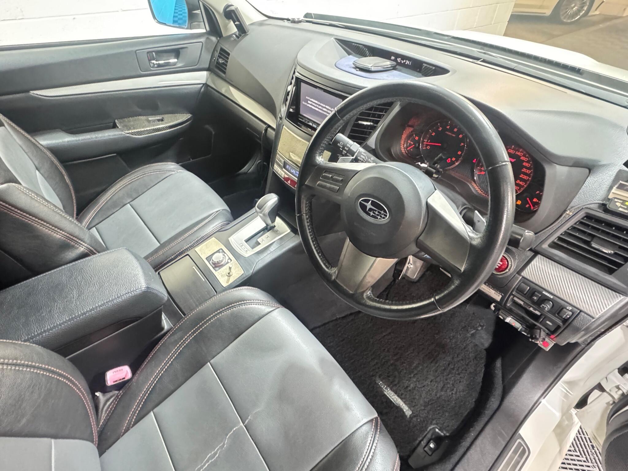 Subaru Legacy - Image 8