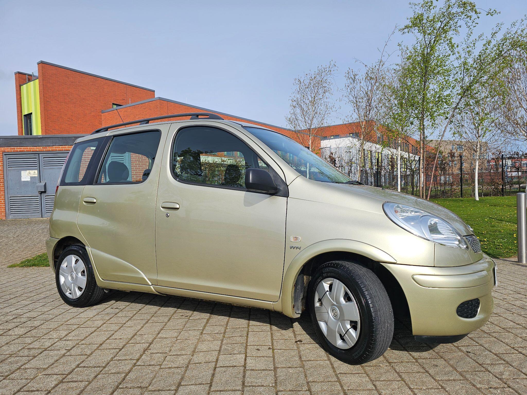 Toyota Yaris Verso - Image 10