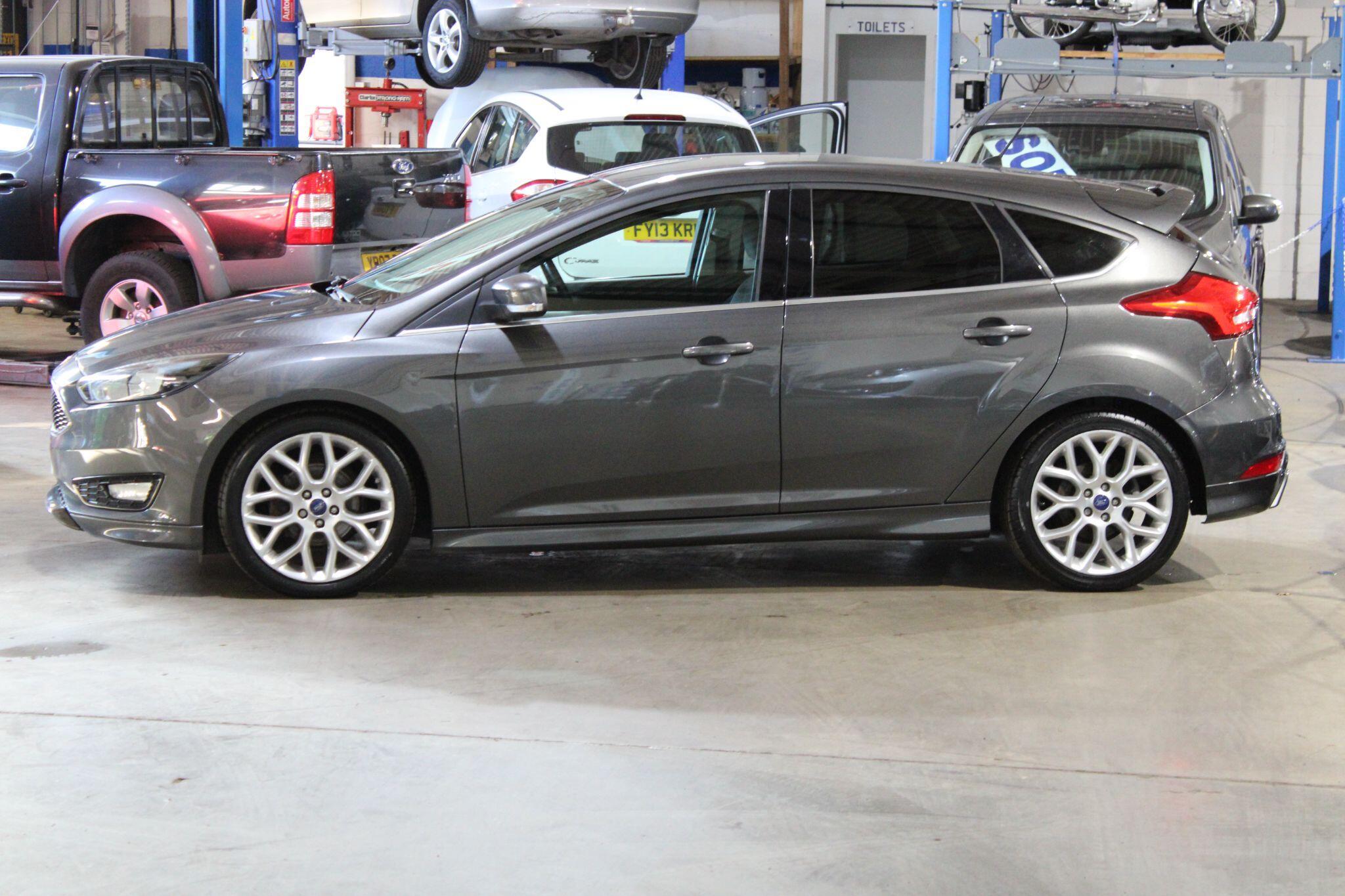 Ford Focus - Image 5