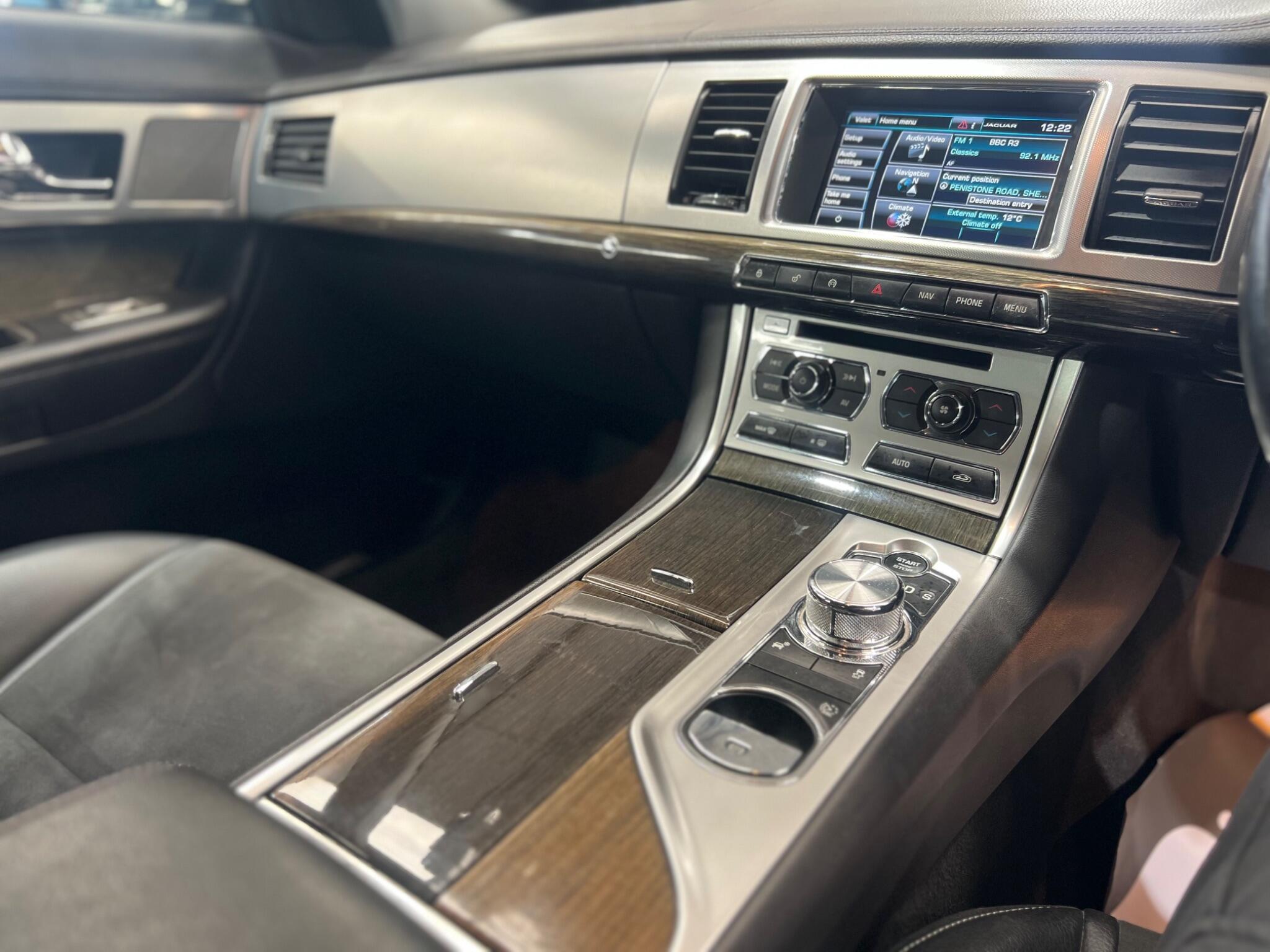 Jaguar XF - Image 34