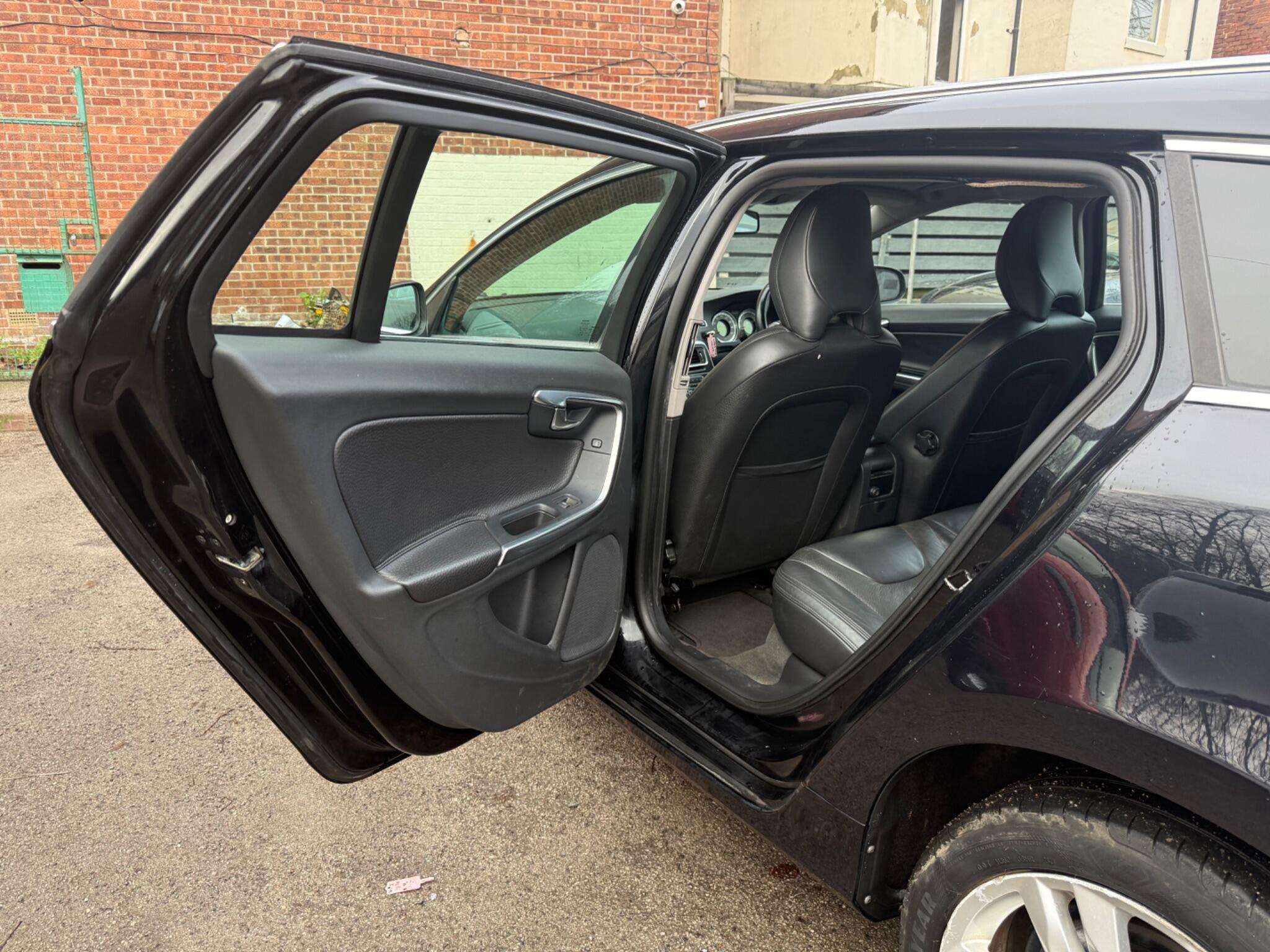 Volvo V60 - Image 34