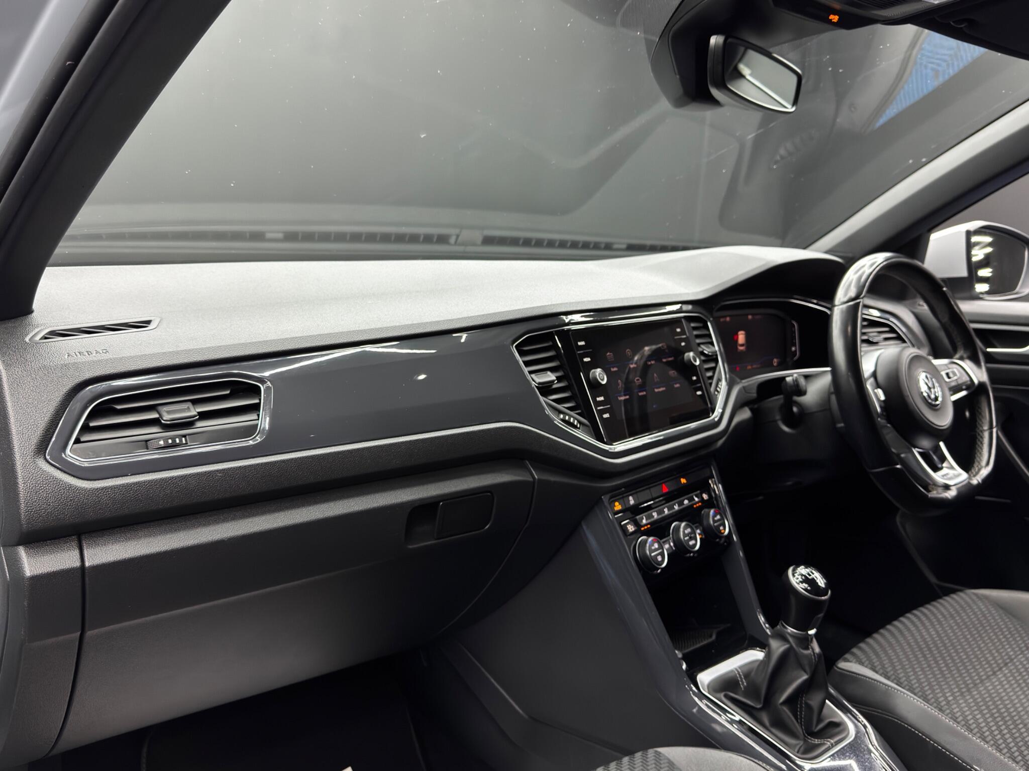 Volkswagen T-Roc - Image 11