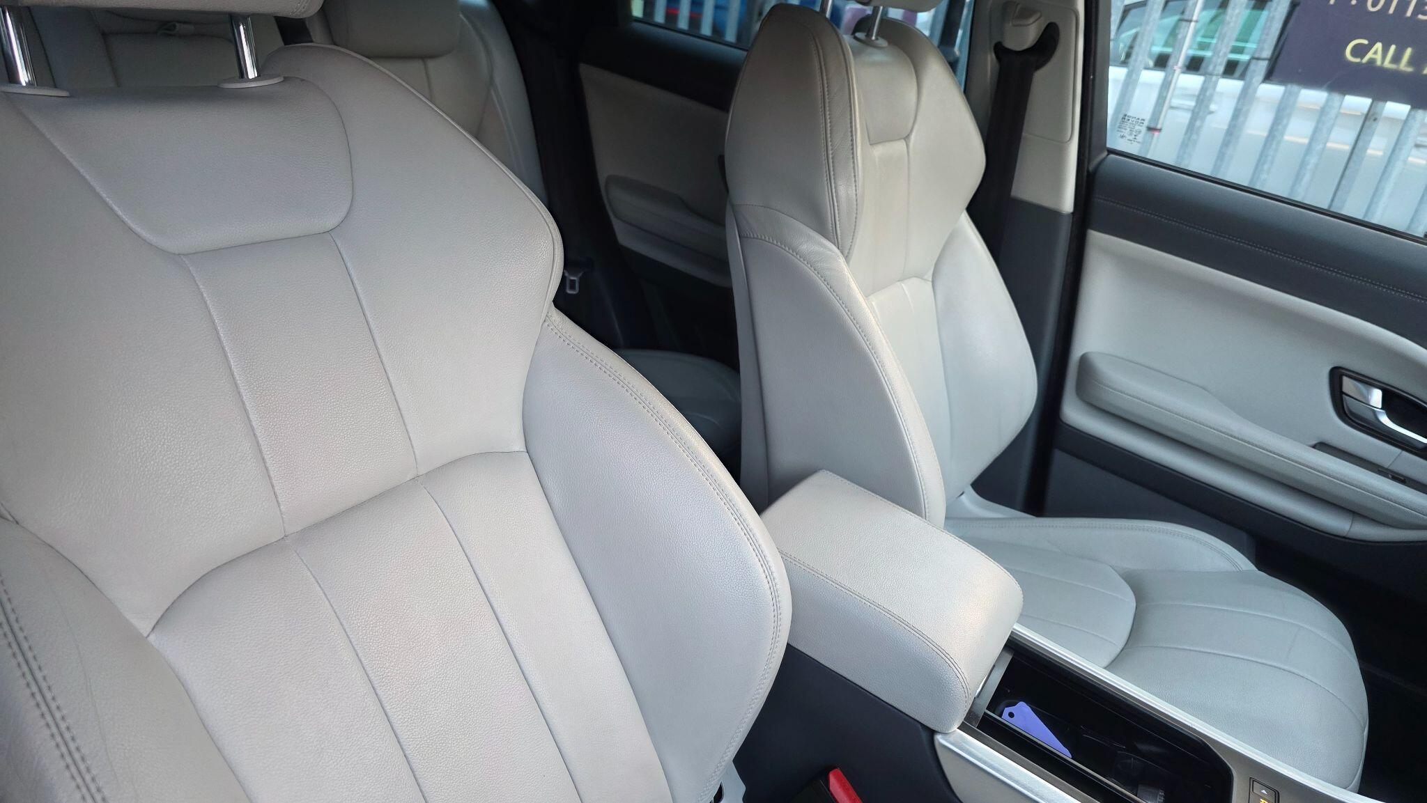 Land Rover Range Rover Evoque - Image 25