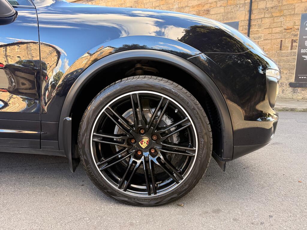 Porsche Cayenne - Image 12