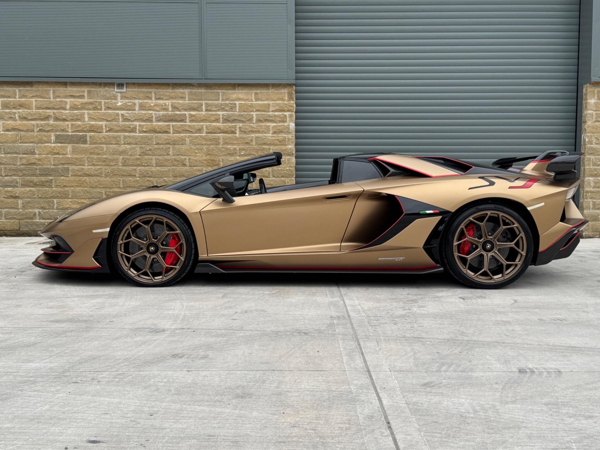 Lamborghini Aventador - Image 13