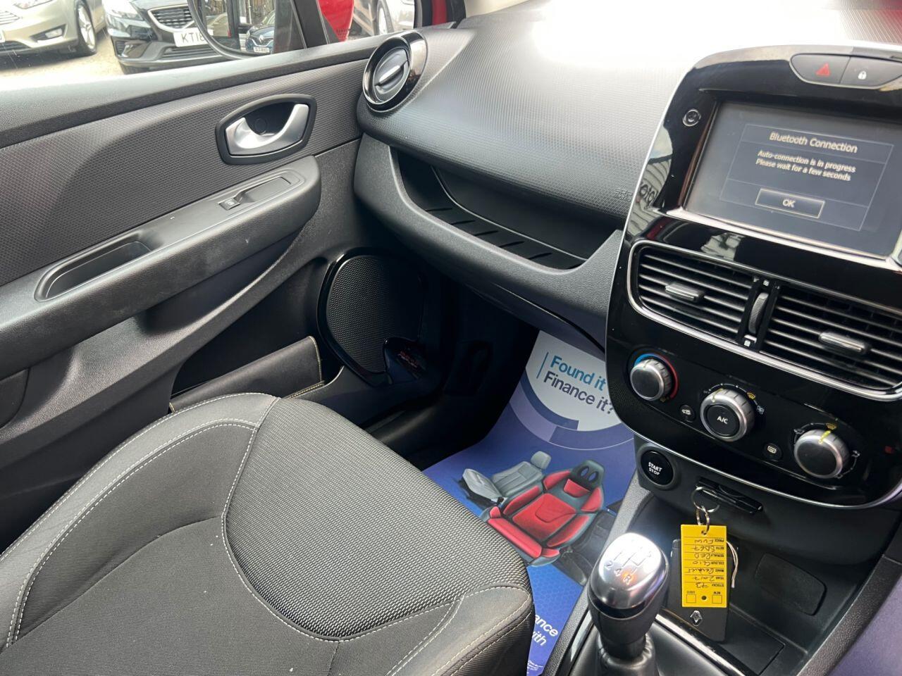 Renault Clio - Image 25