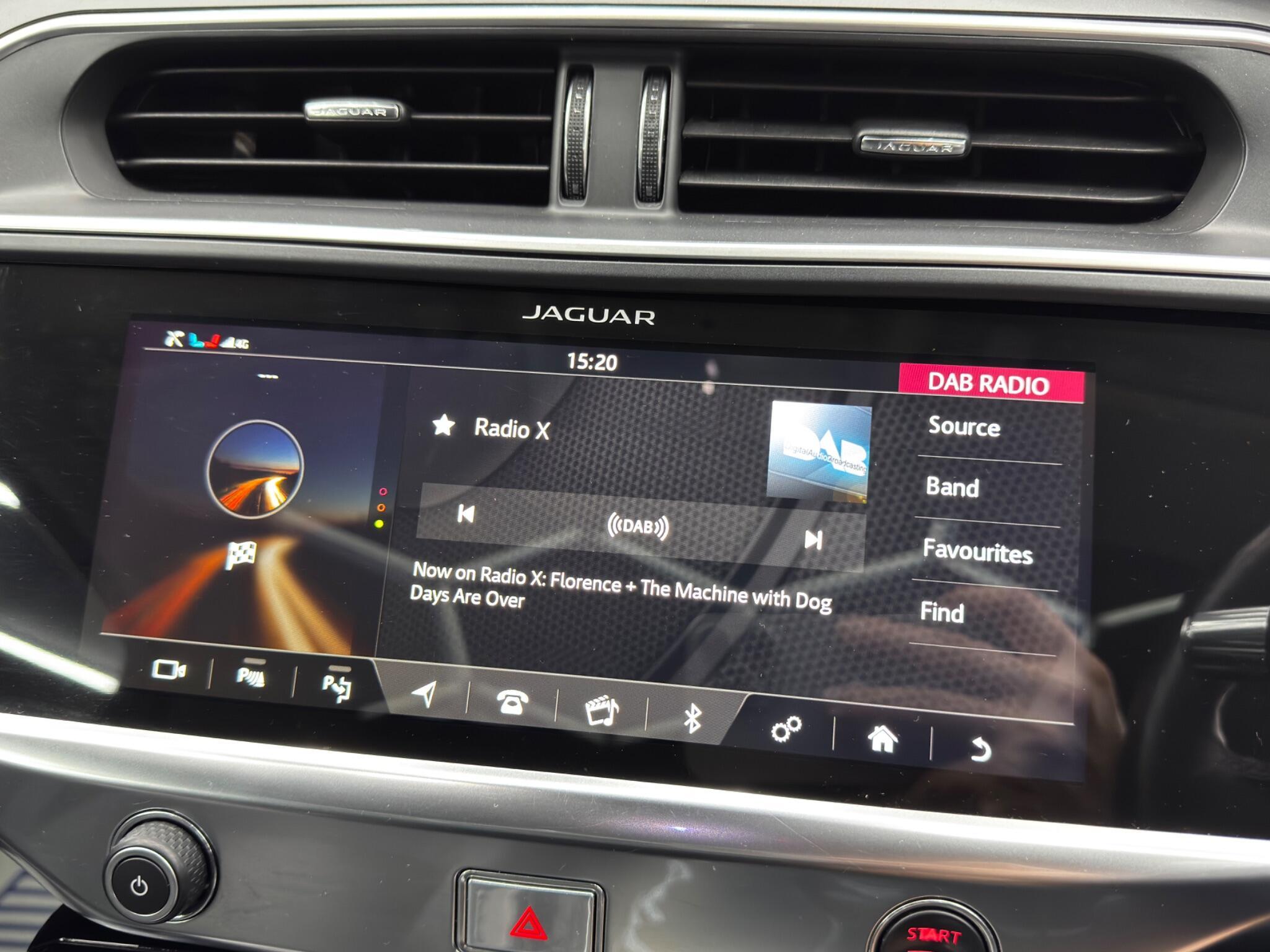 Jaguar I-Pace - Image 31