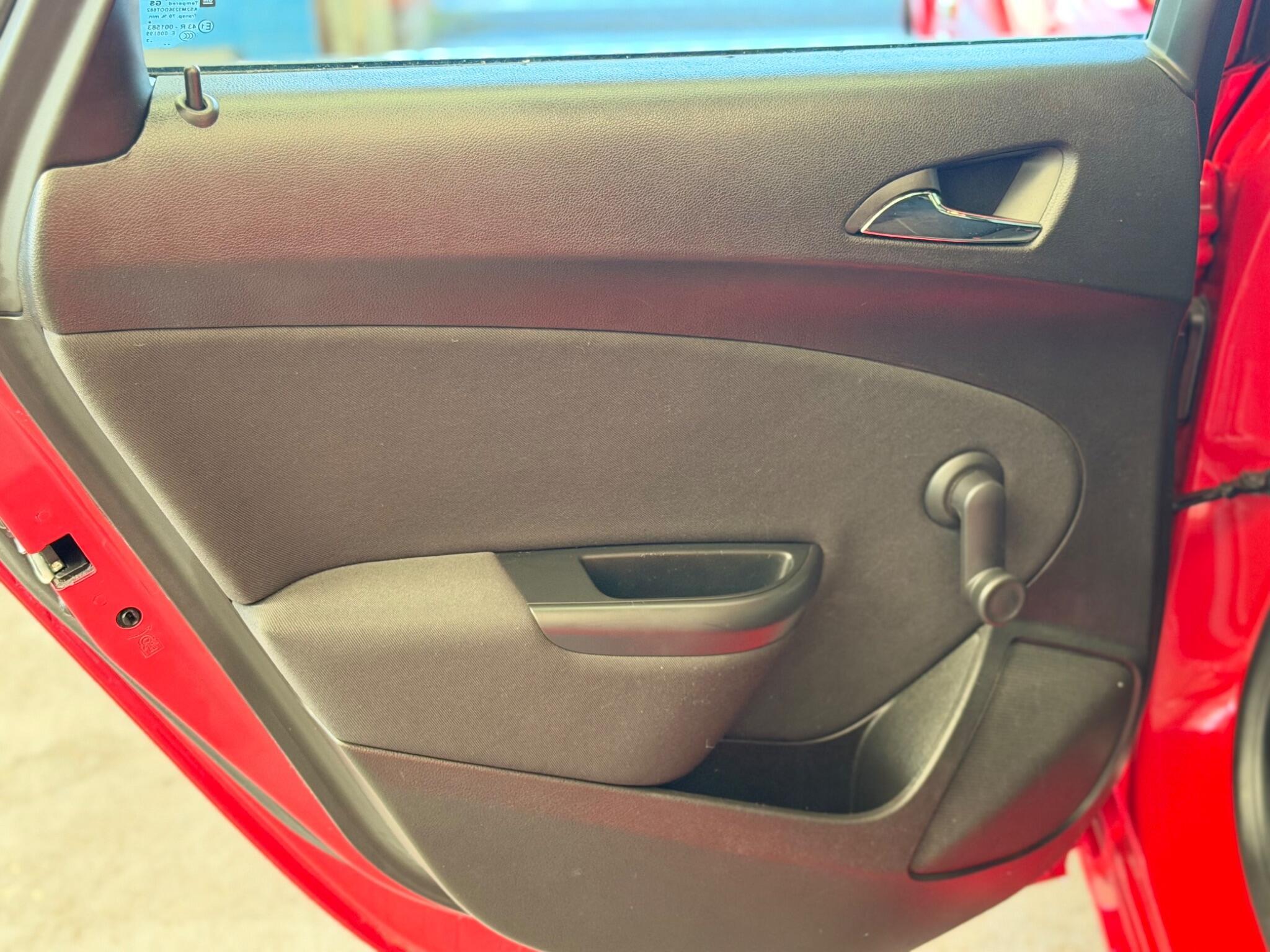 Vauxhall Astra - Image 29