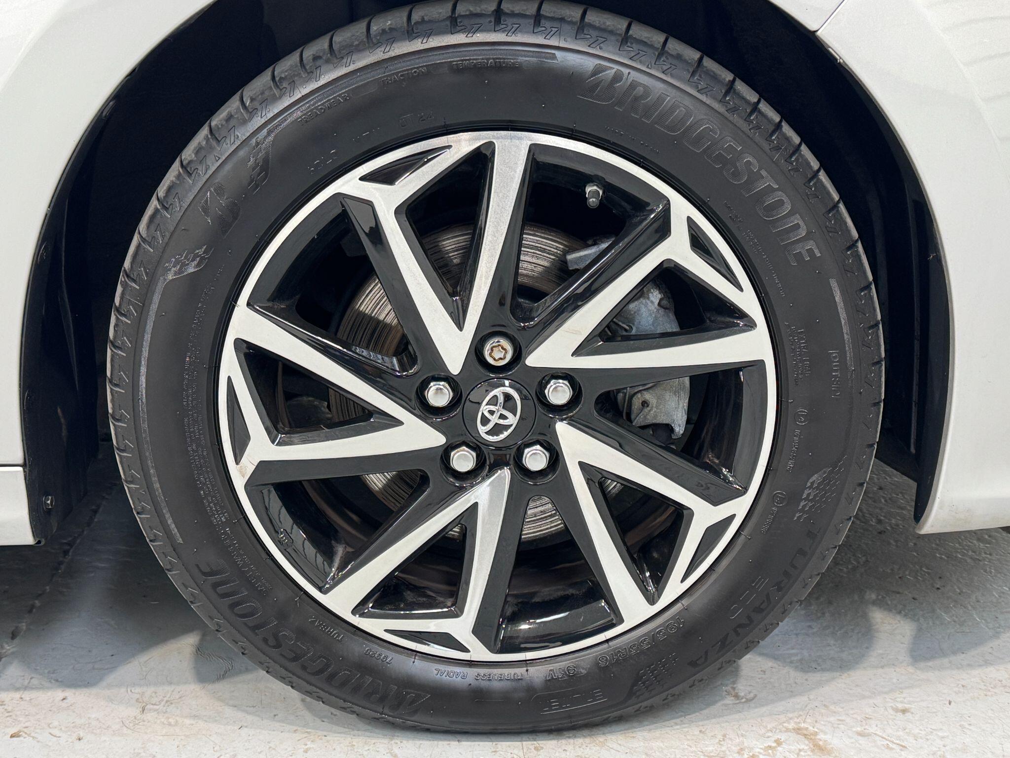 Toyota Yaris - Image 19