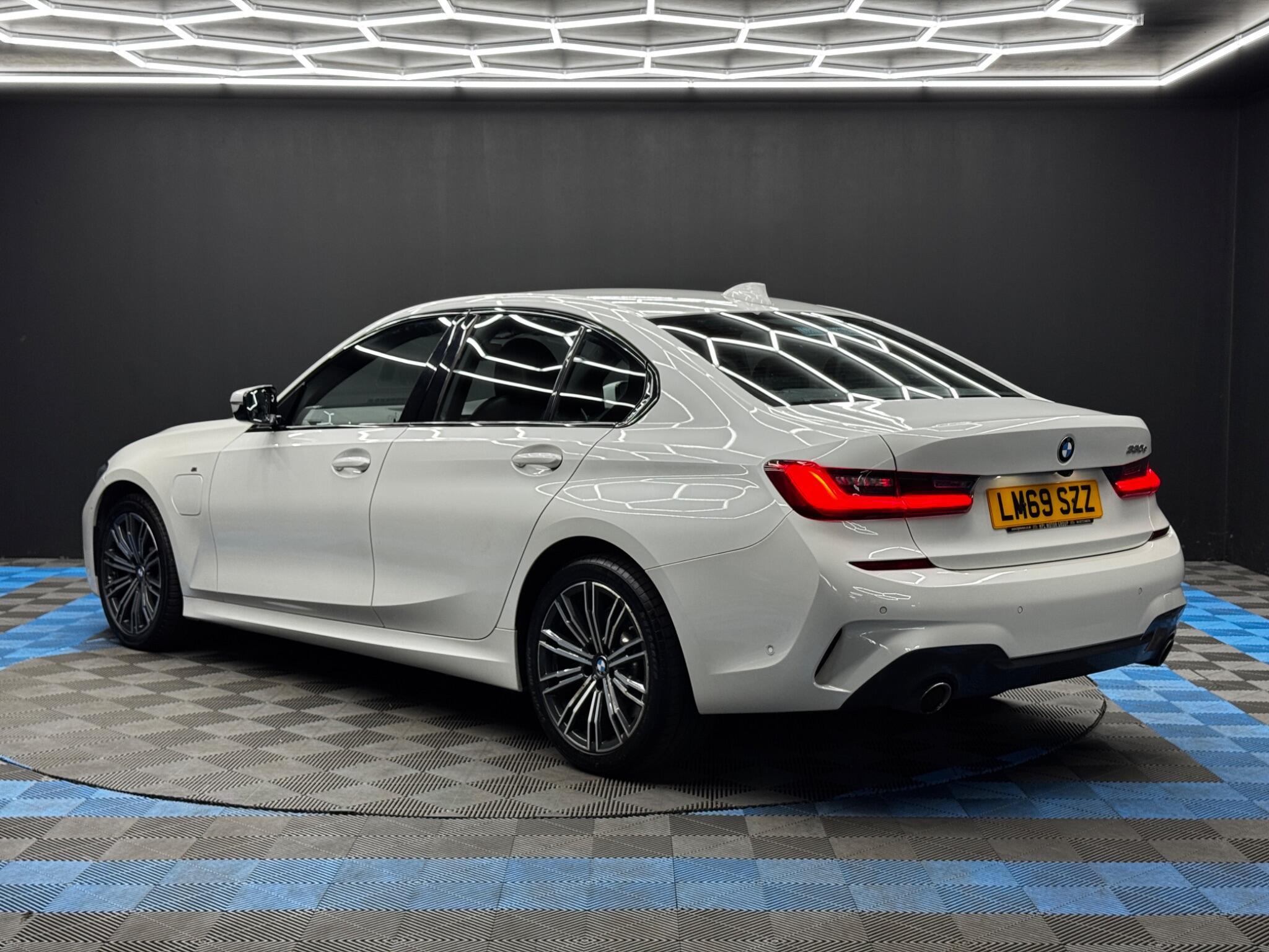 BMW 3 Series - Image 7