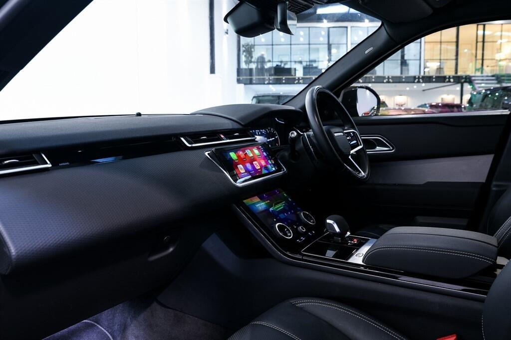 Land Rover Range Rover Velar - Image 12