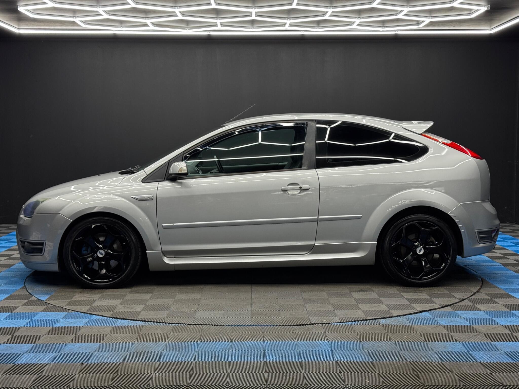 Ford Focus - Image 8