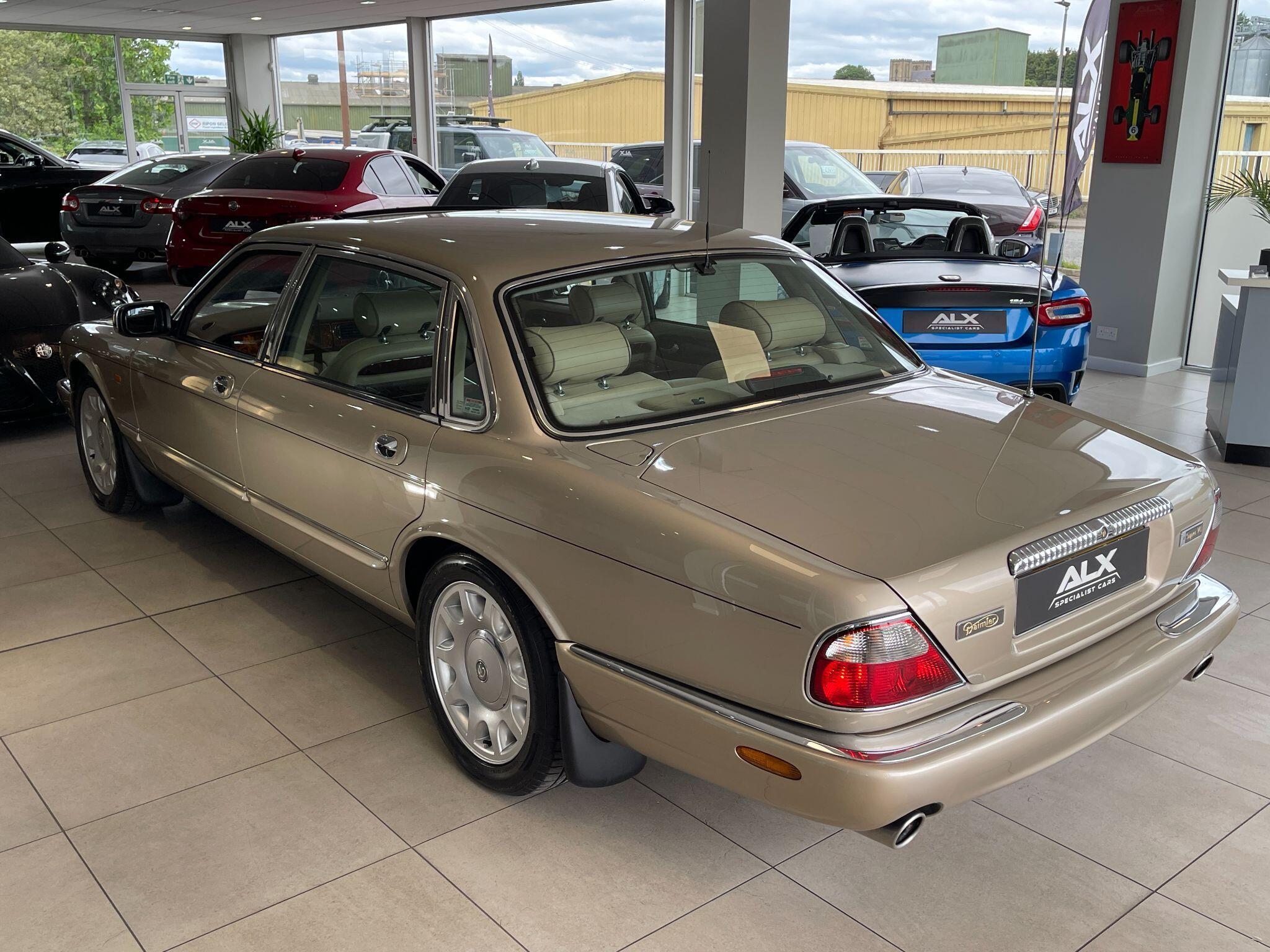 Daimler Super V8 - Image 17