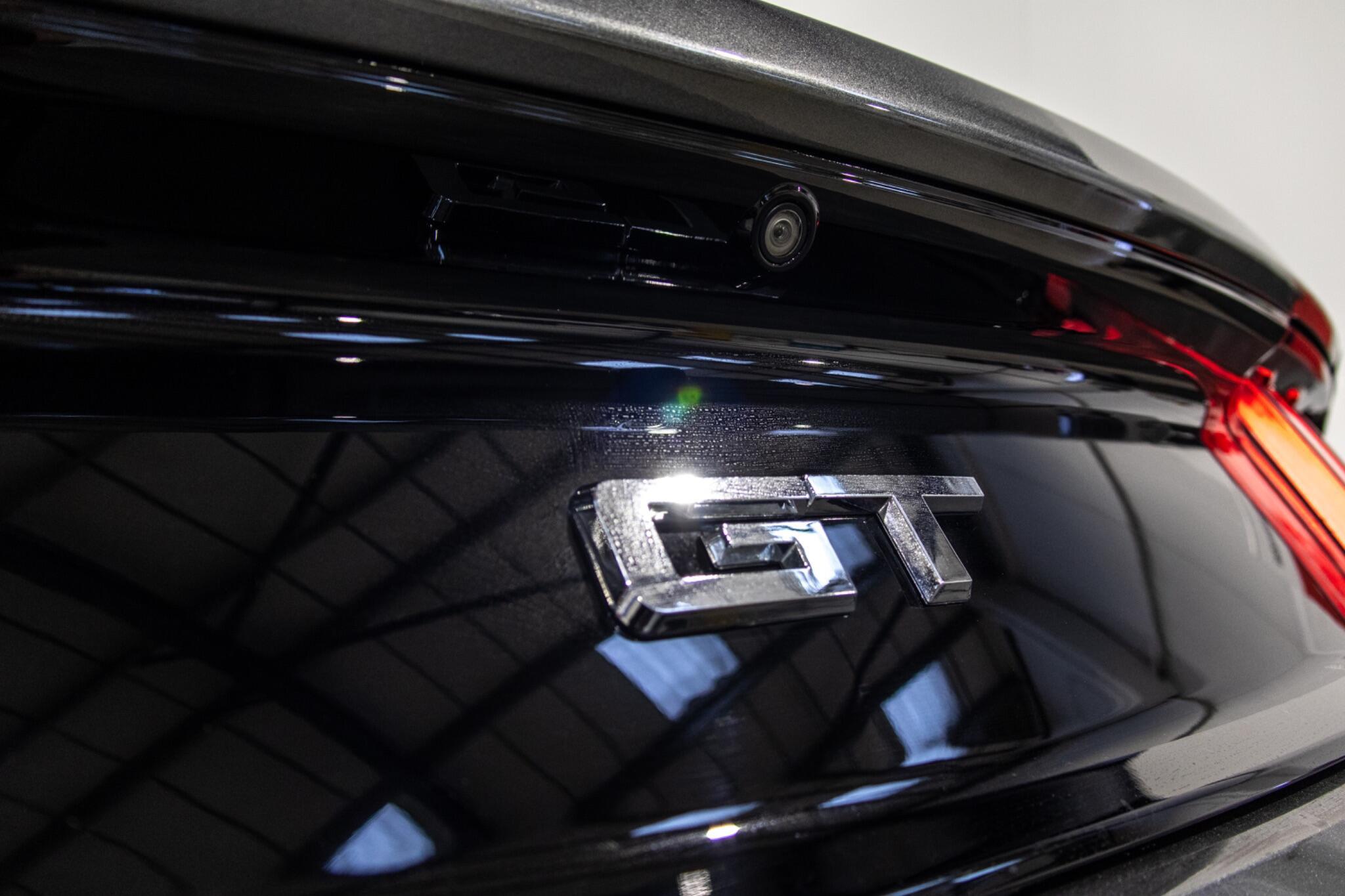 Ford Mustang - Image 12