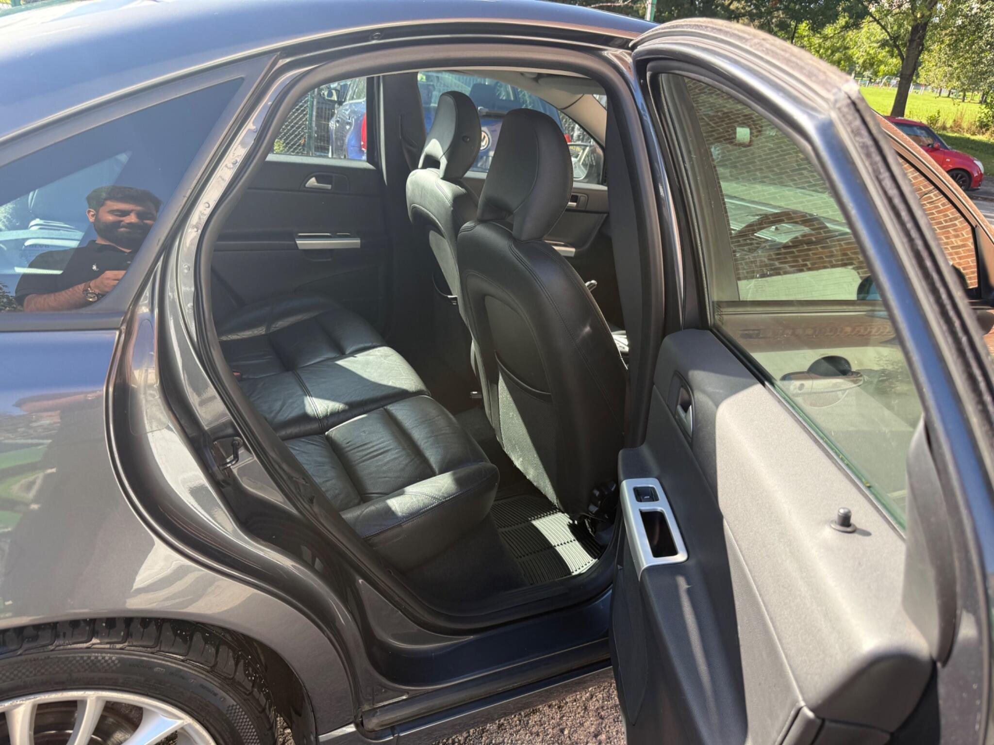 Volvo S40 - Image 18