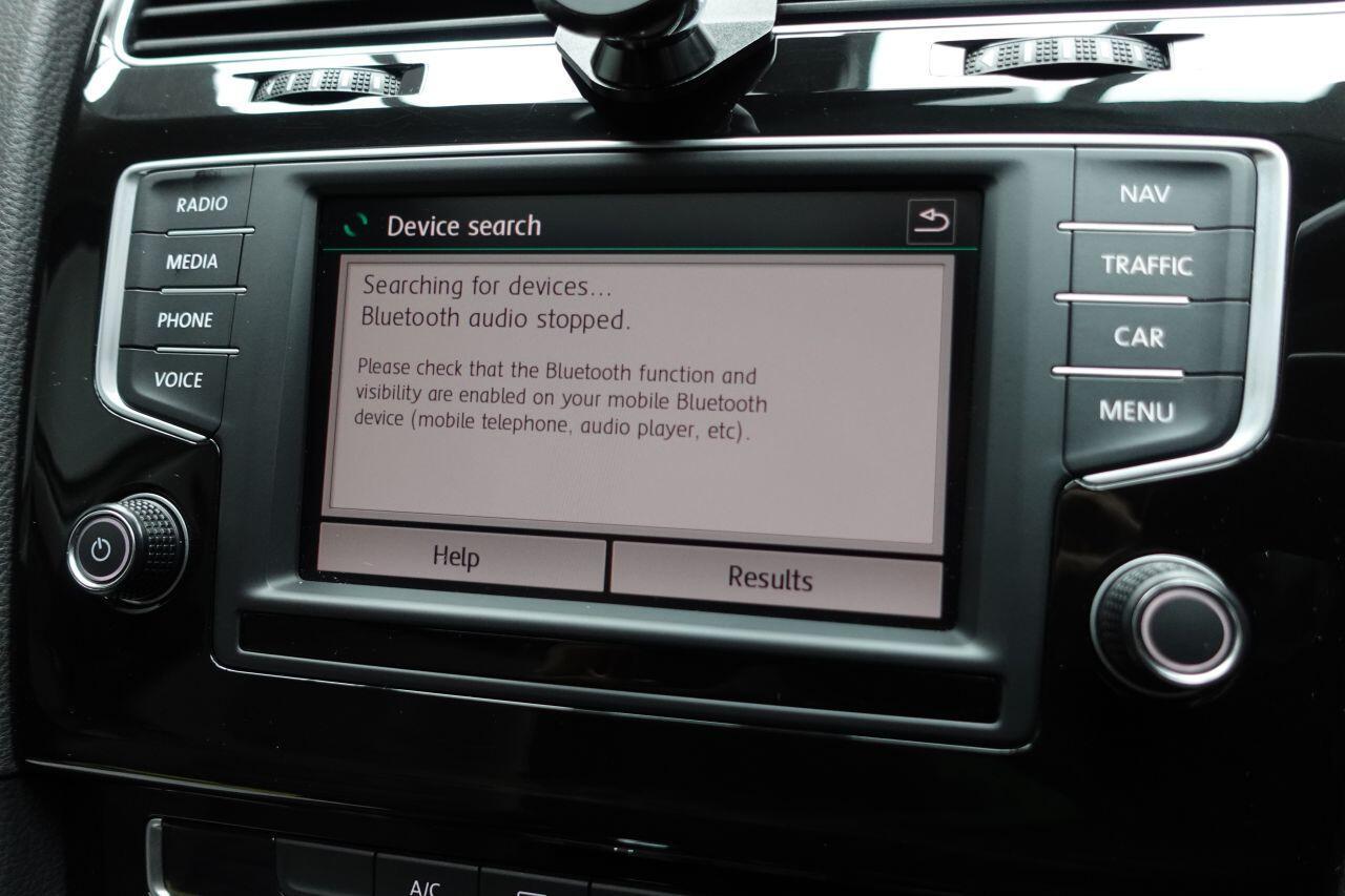 Volkswagen Golf - Image 27